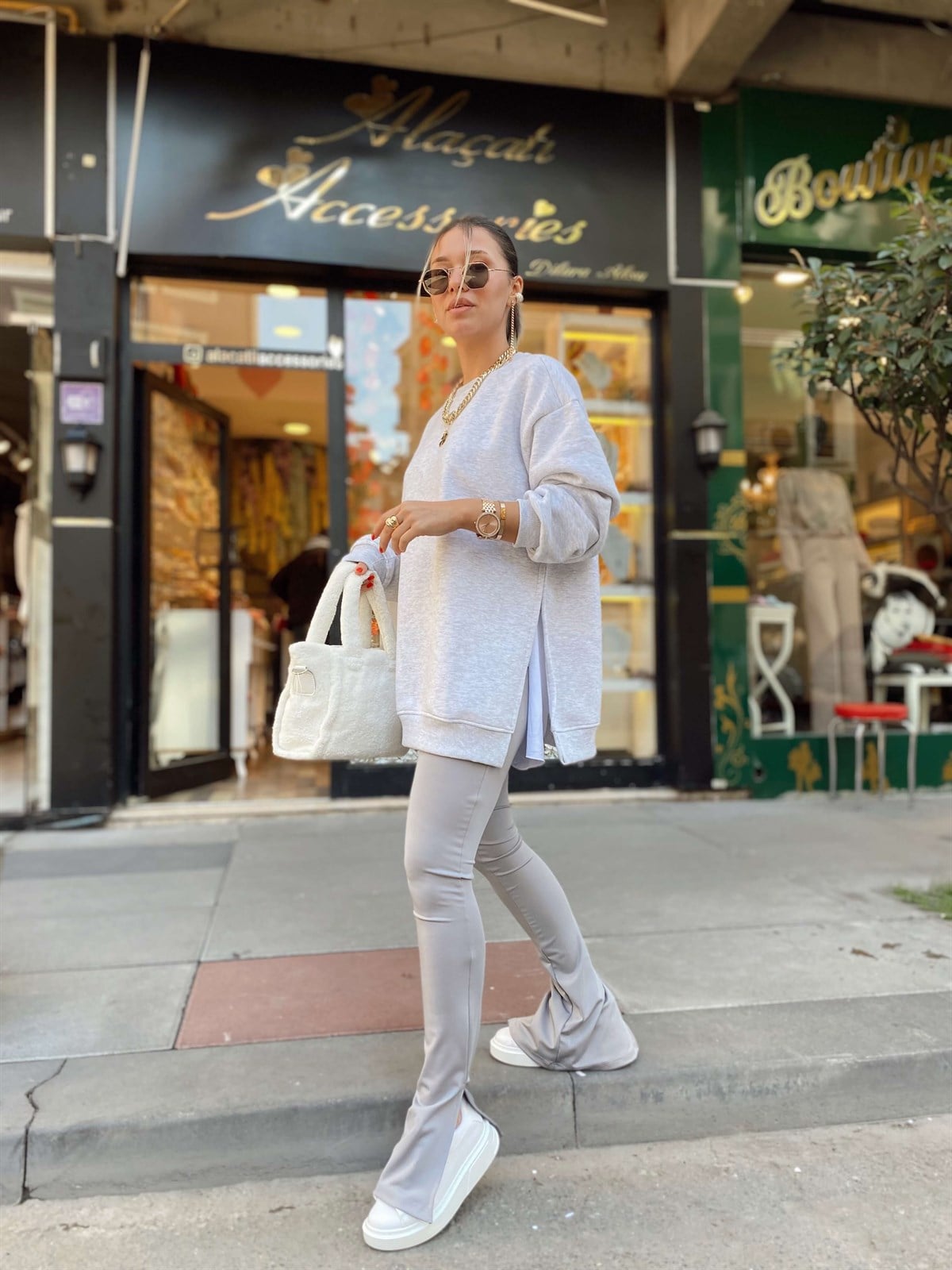 Gri Yanları Yırtmaçlı Şardonlu Sweat