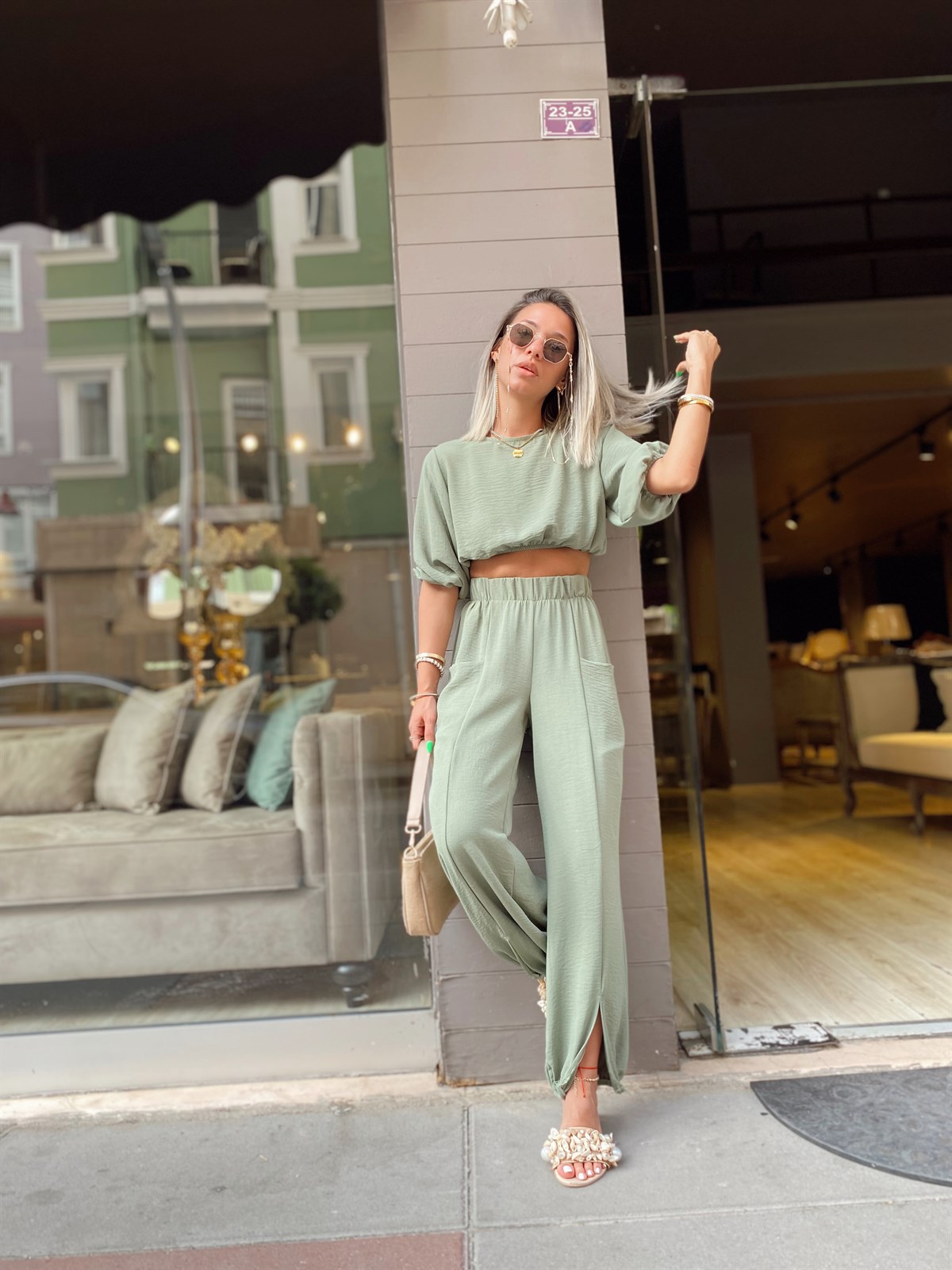 Haki Renk Paçası Yırtmaçlı Bluz Takım 