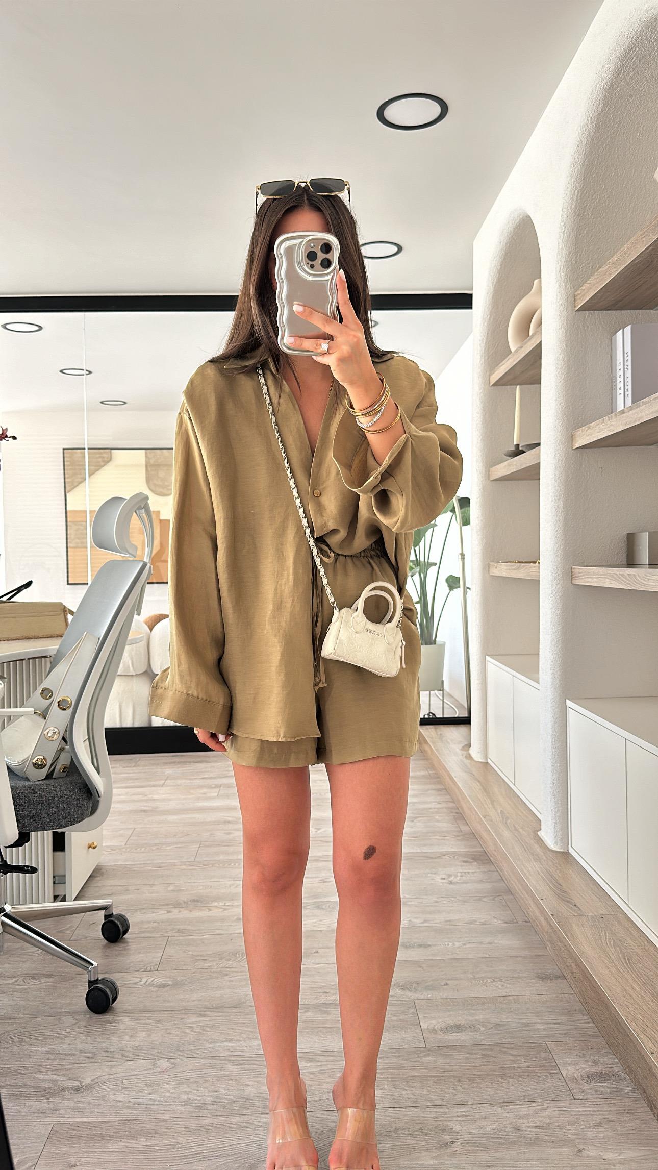 Haki V Yaka Gömlek Şort Takım