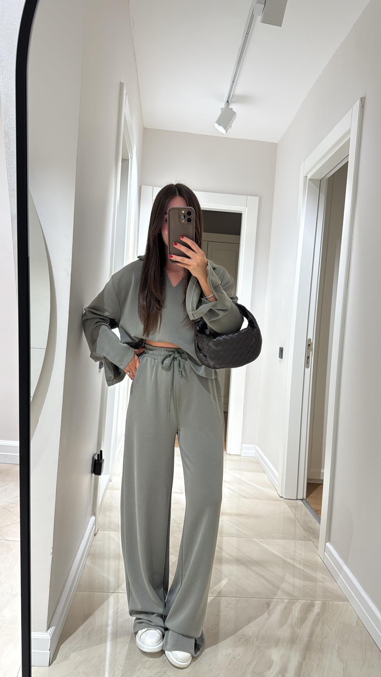 Haki V Yaka Modal Takım 