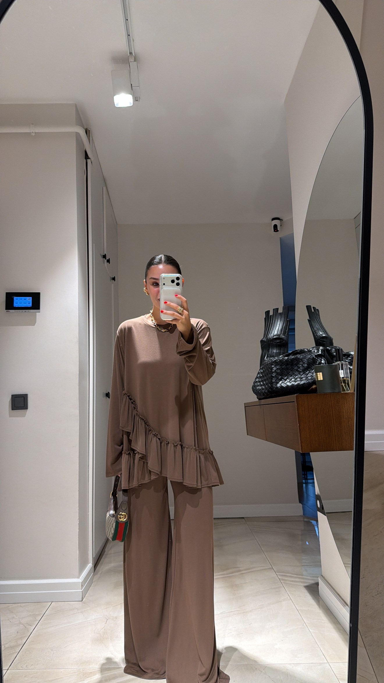 Kahve Bluzu Fırfırlı Pantolon Takım