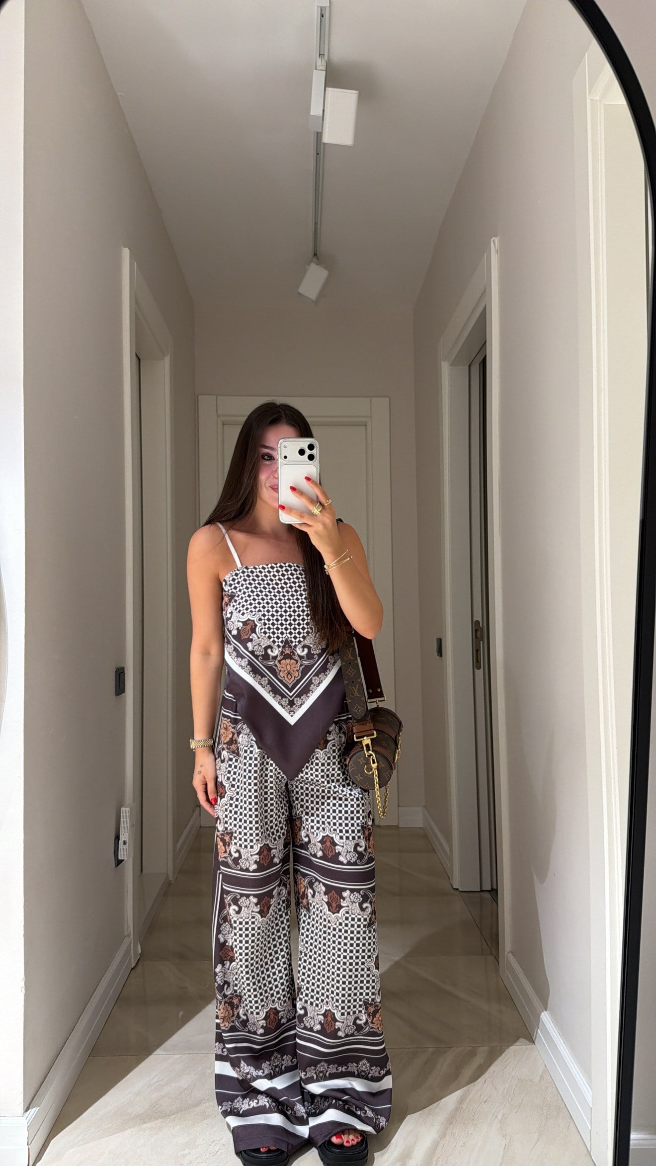 Kahve Etnik Desenli İp Askılı Bluz Pantolon Takım