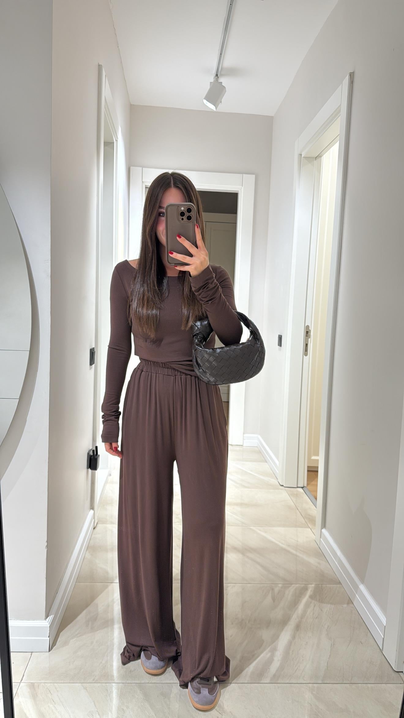 Kahve Kayık Yaka Basic Bluz Takım 