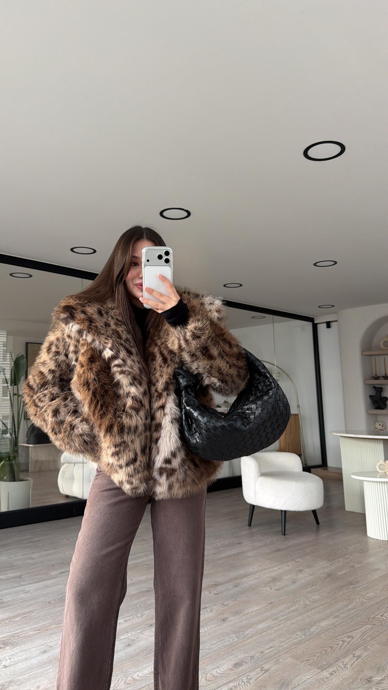 Kahve Leopar Desen Yakalı Kürk