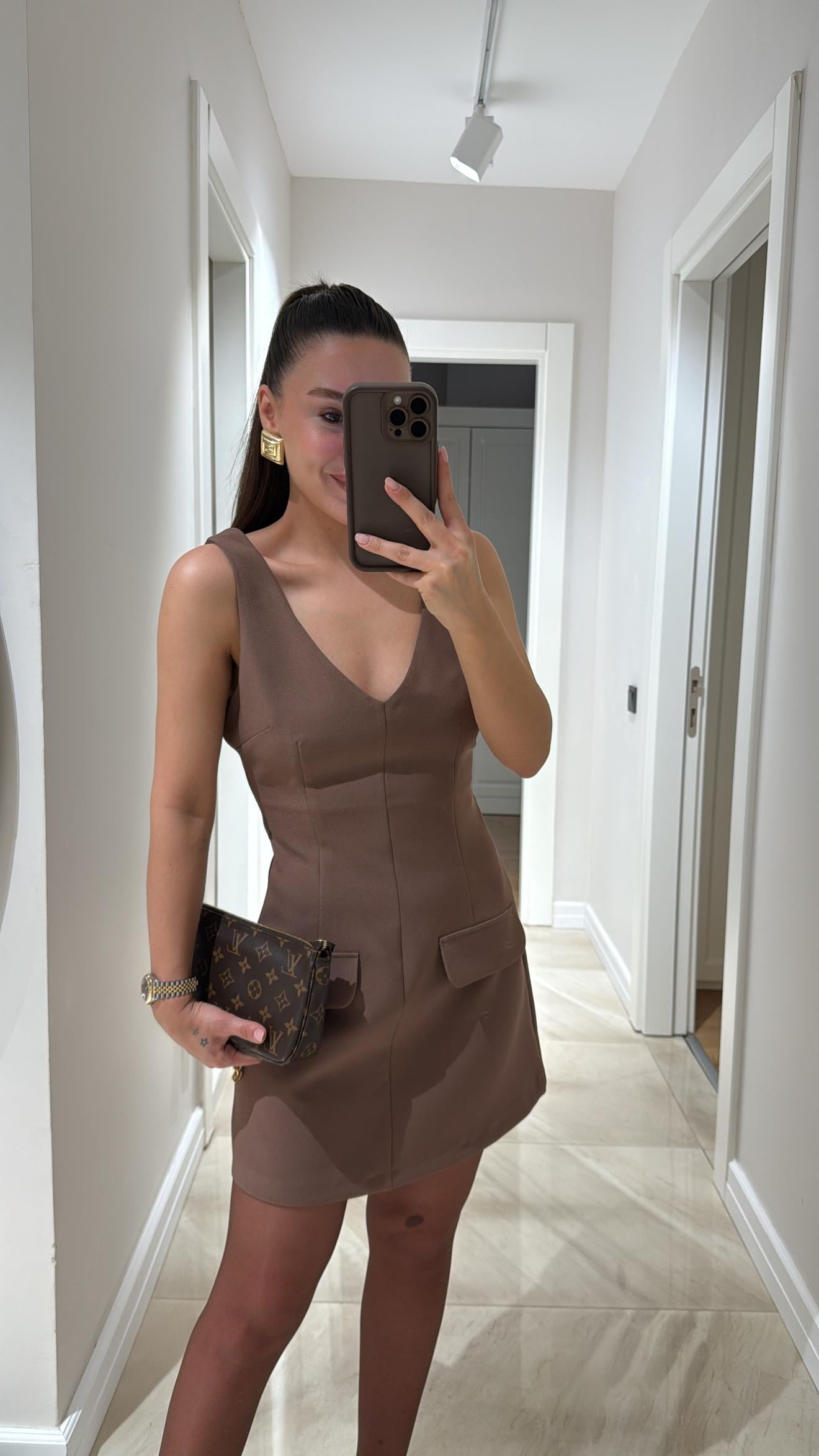 Kahve V Yaka Ön Cep Görünümlü Mini Elbise
