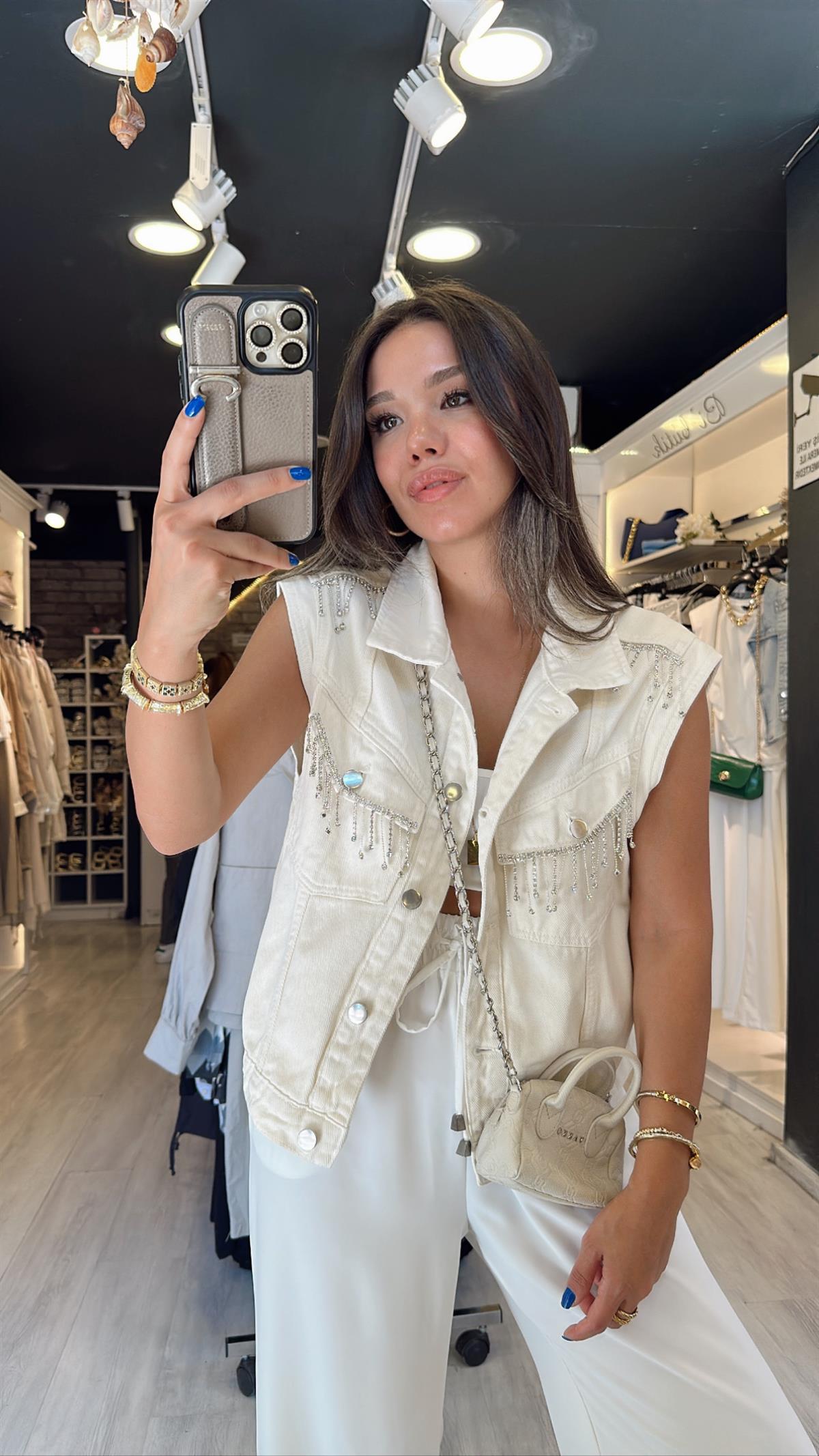 Kemik Renk Taş Detaylı Kot Yelek