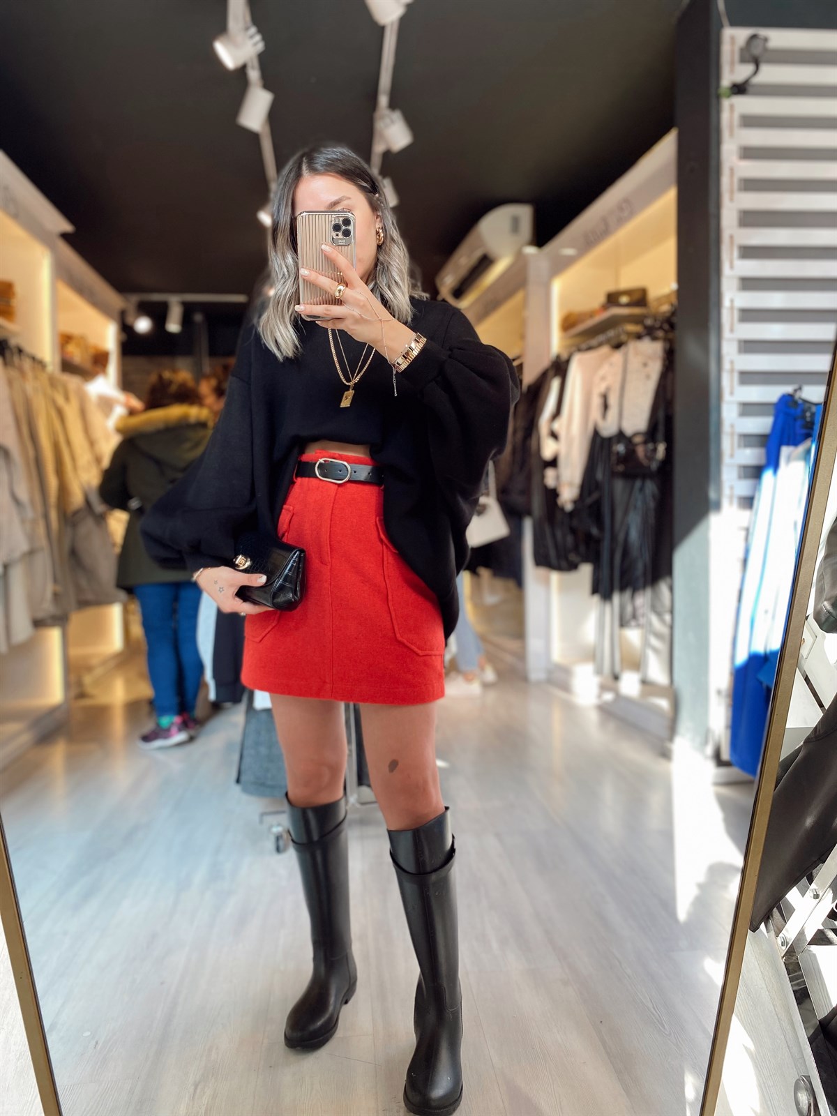 Kırmızı Çift Cepli Kemerli Kaşe Etek