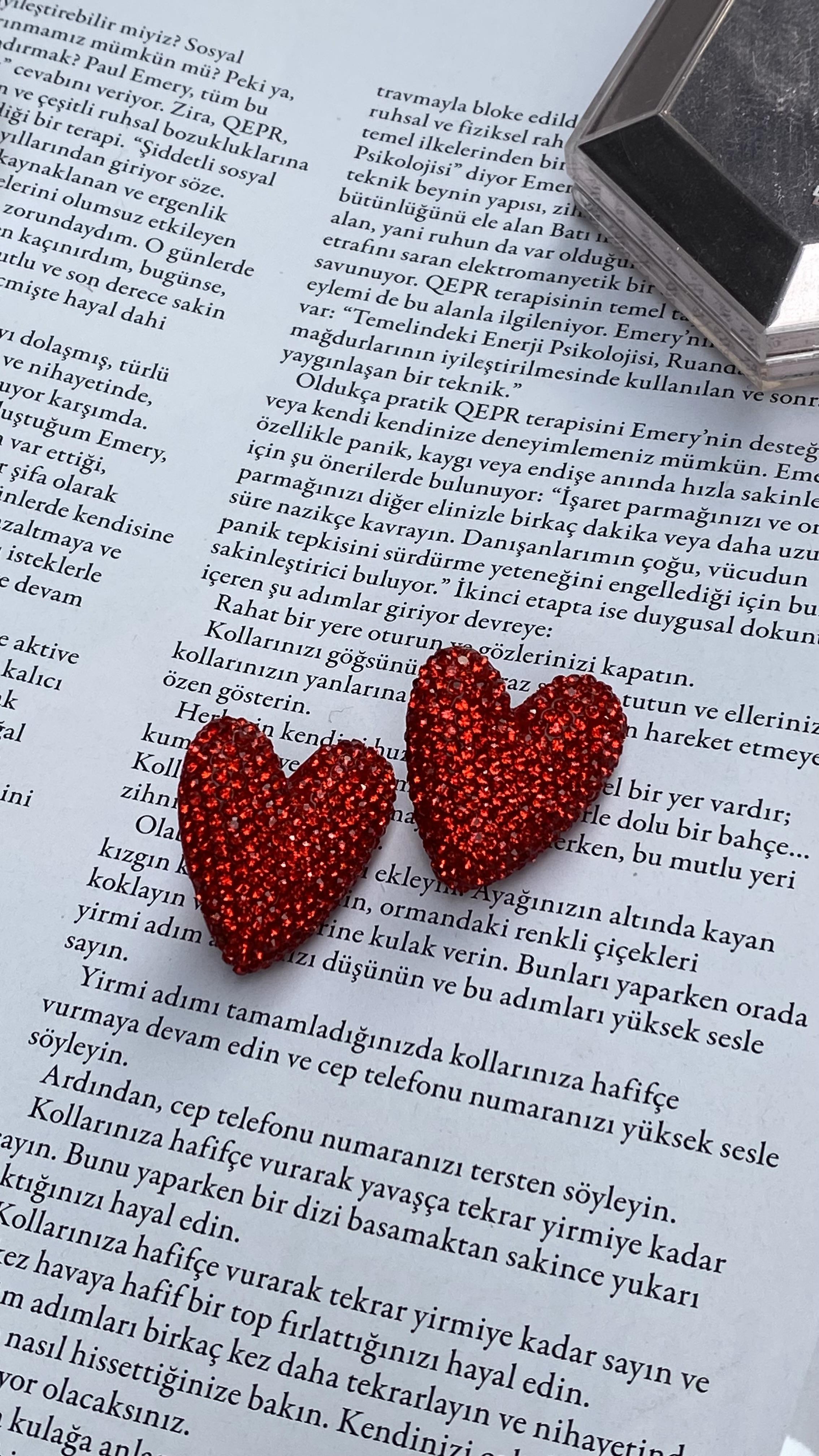 Kırmızı Kalp Glitter Küpe