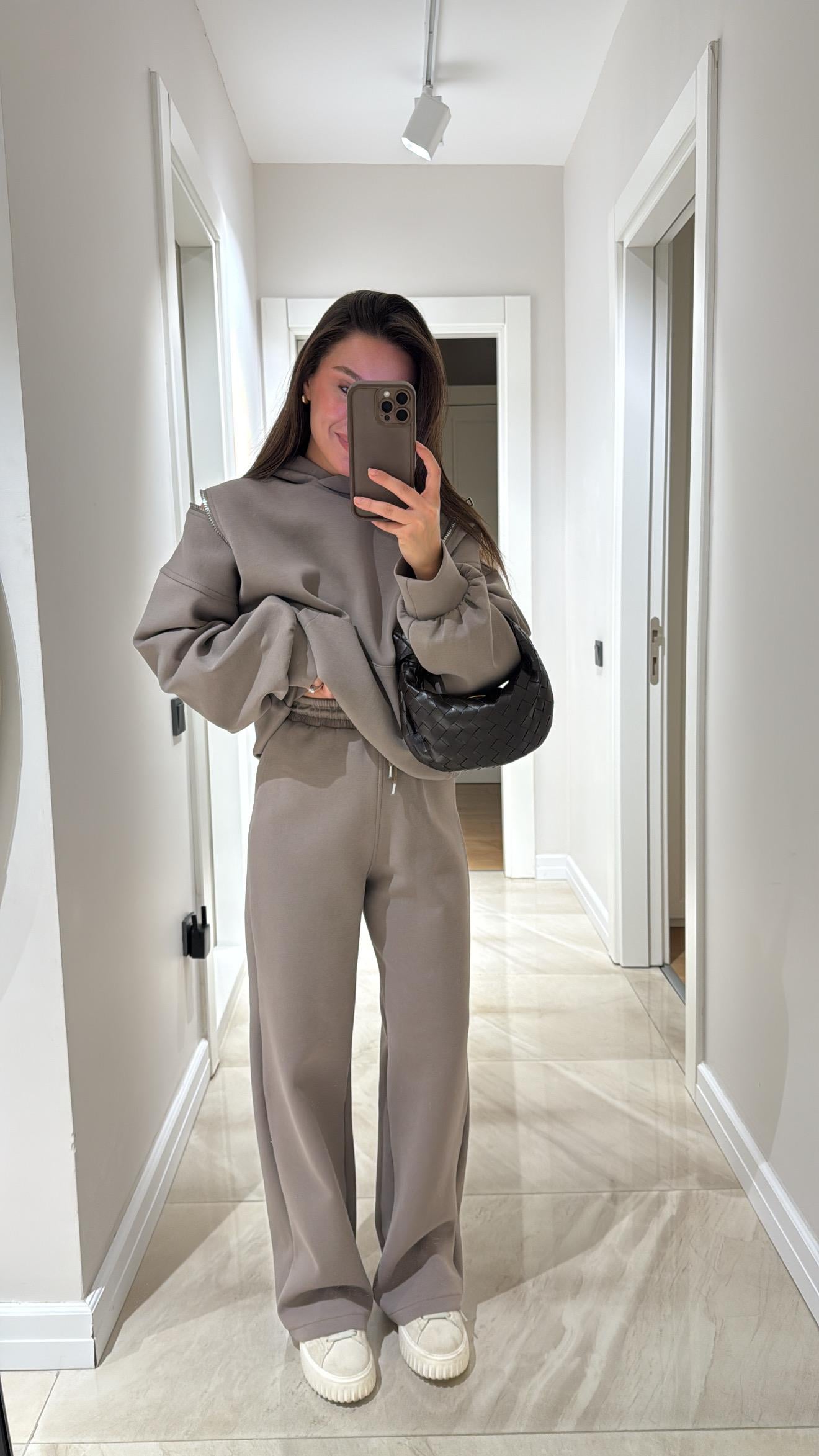 Koyu Bej Omuz Fermuar Detaylı Modal Takım