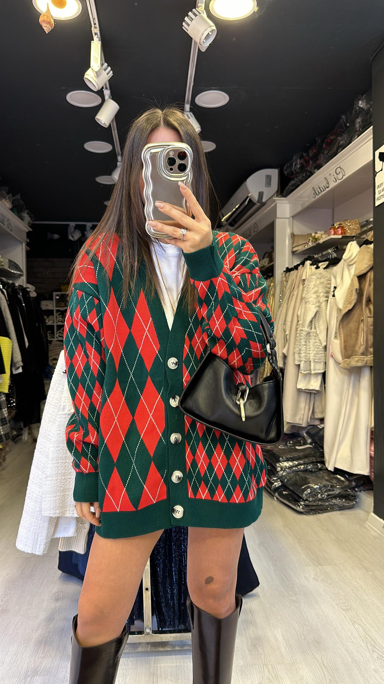 Koyu Yeşil Kırmızı Baklava Desenli Düğmeli Hırka 