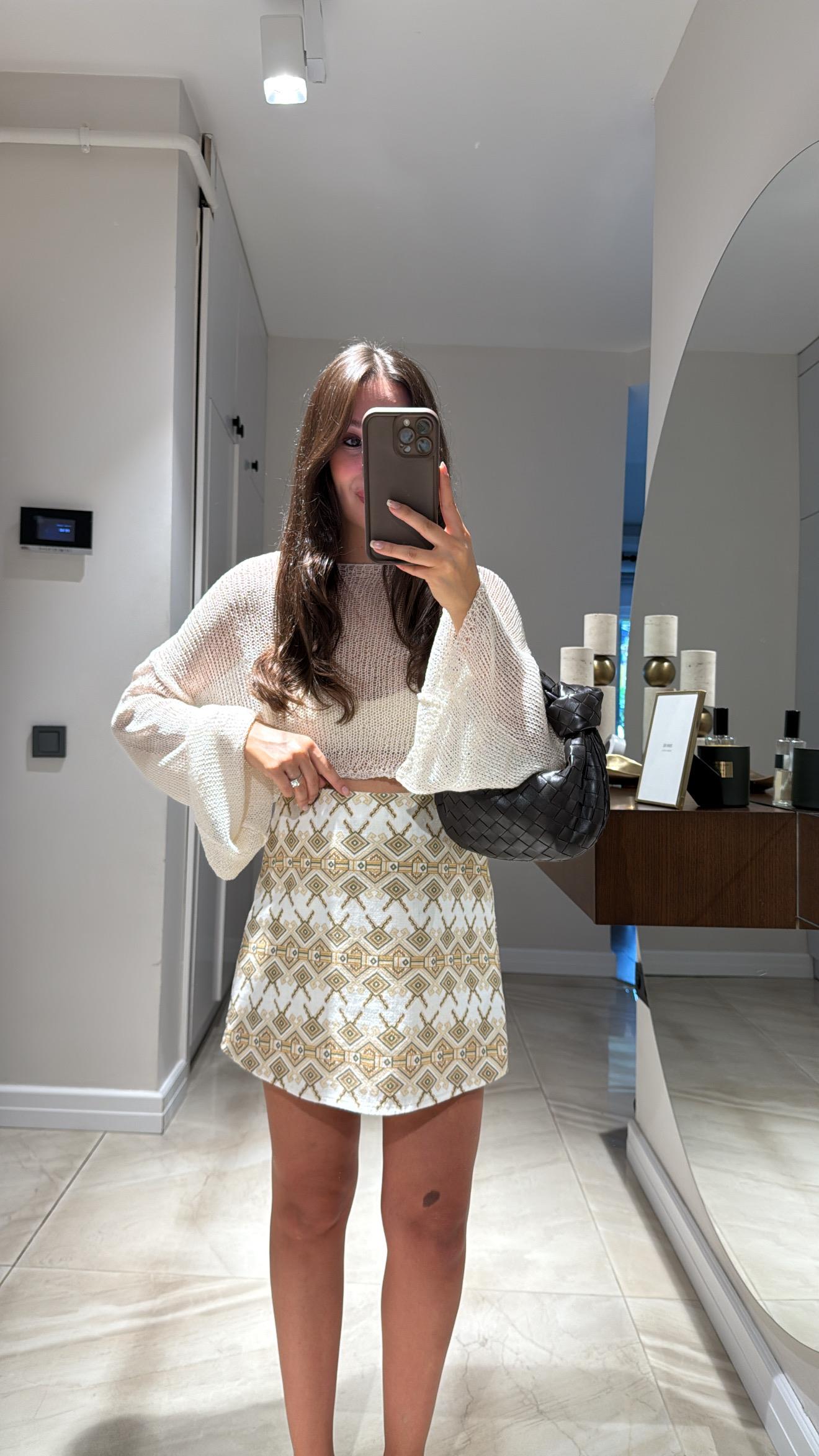 Krem Ajurlu Crop Kazak