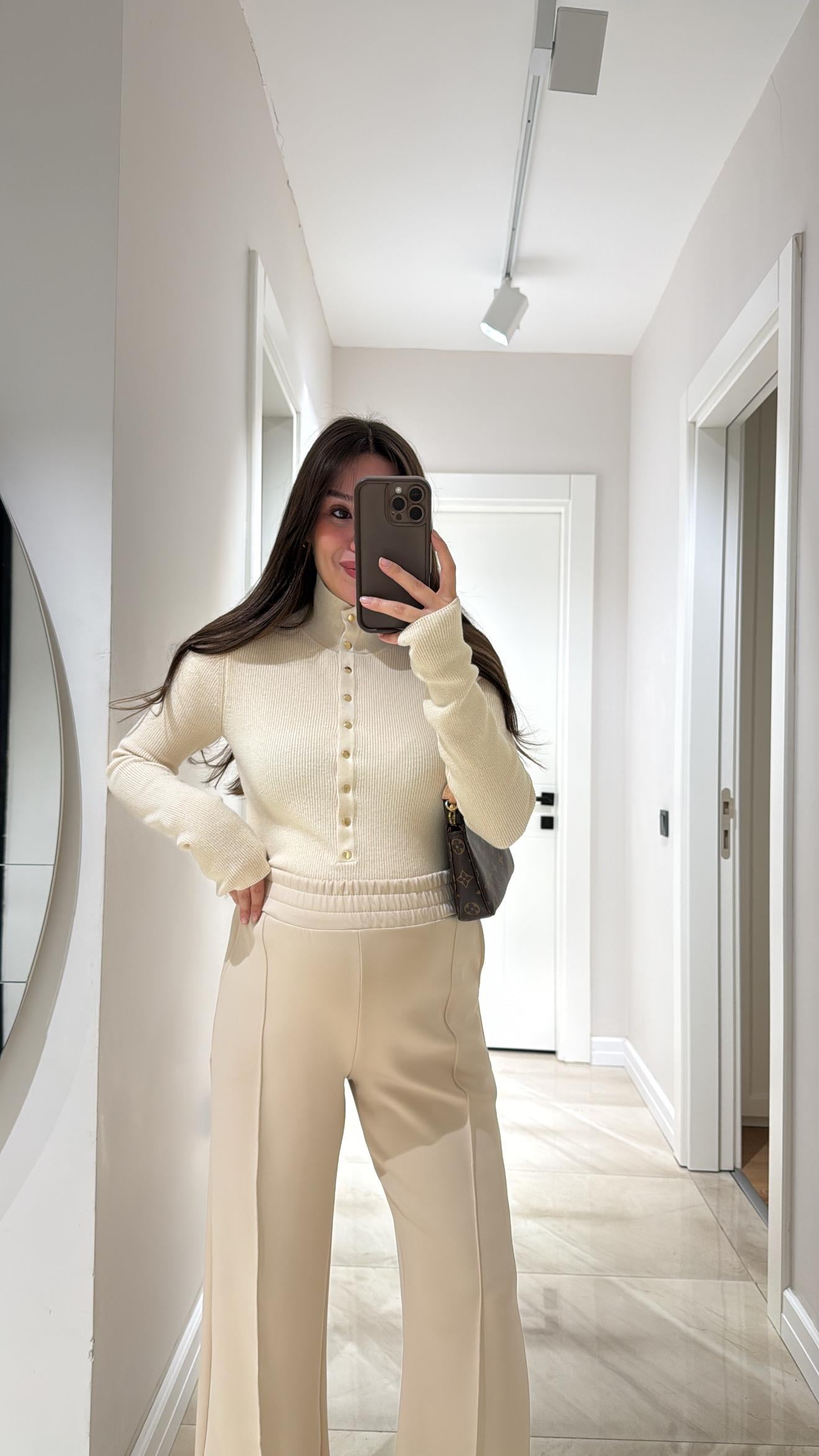 Krem Gold Çıtçıtlı Triko Kazak
