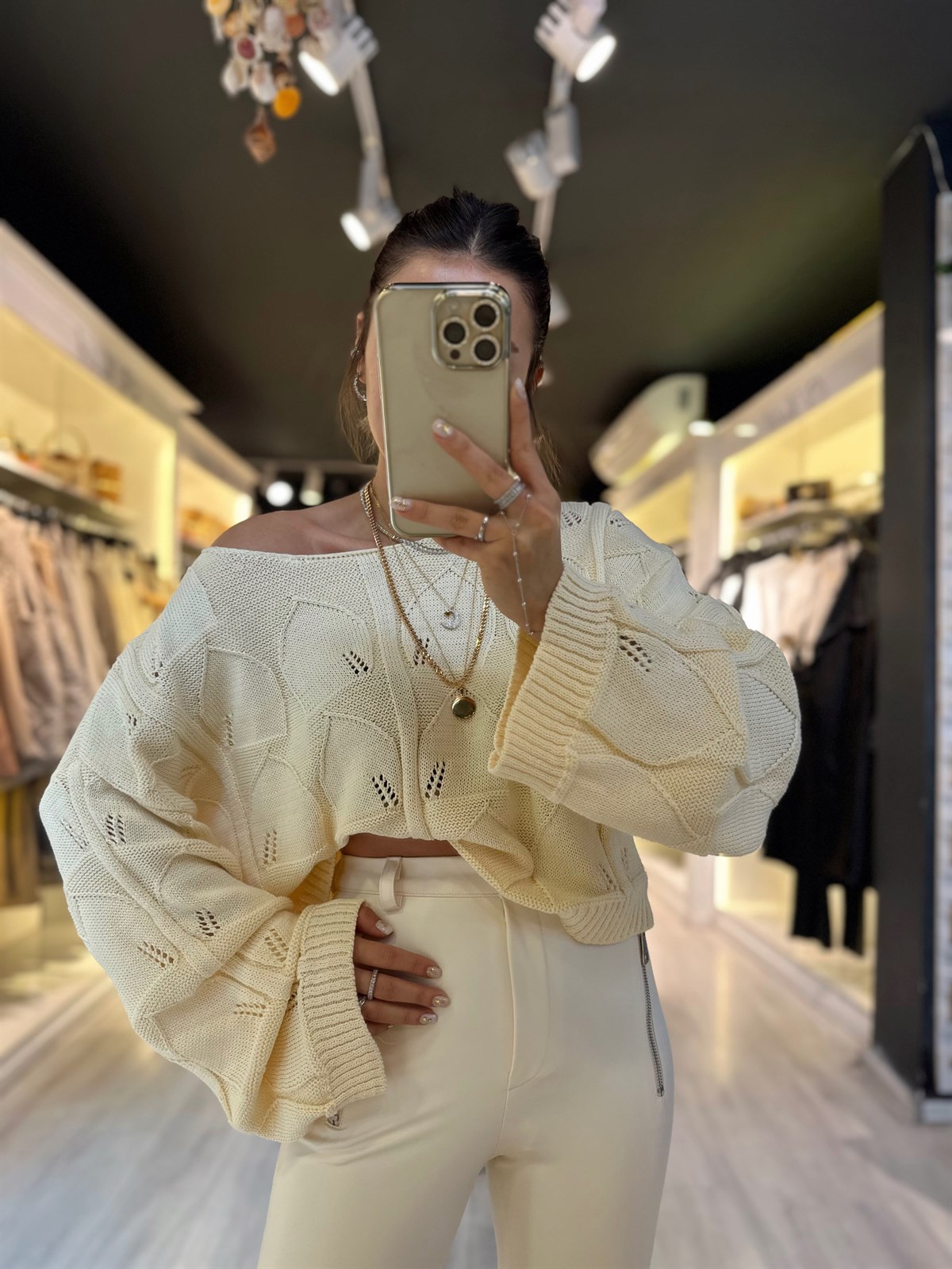 Krem Örgü Kazak