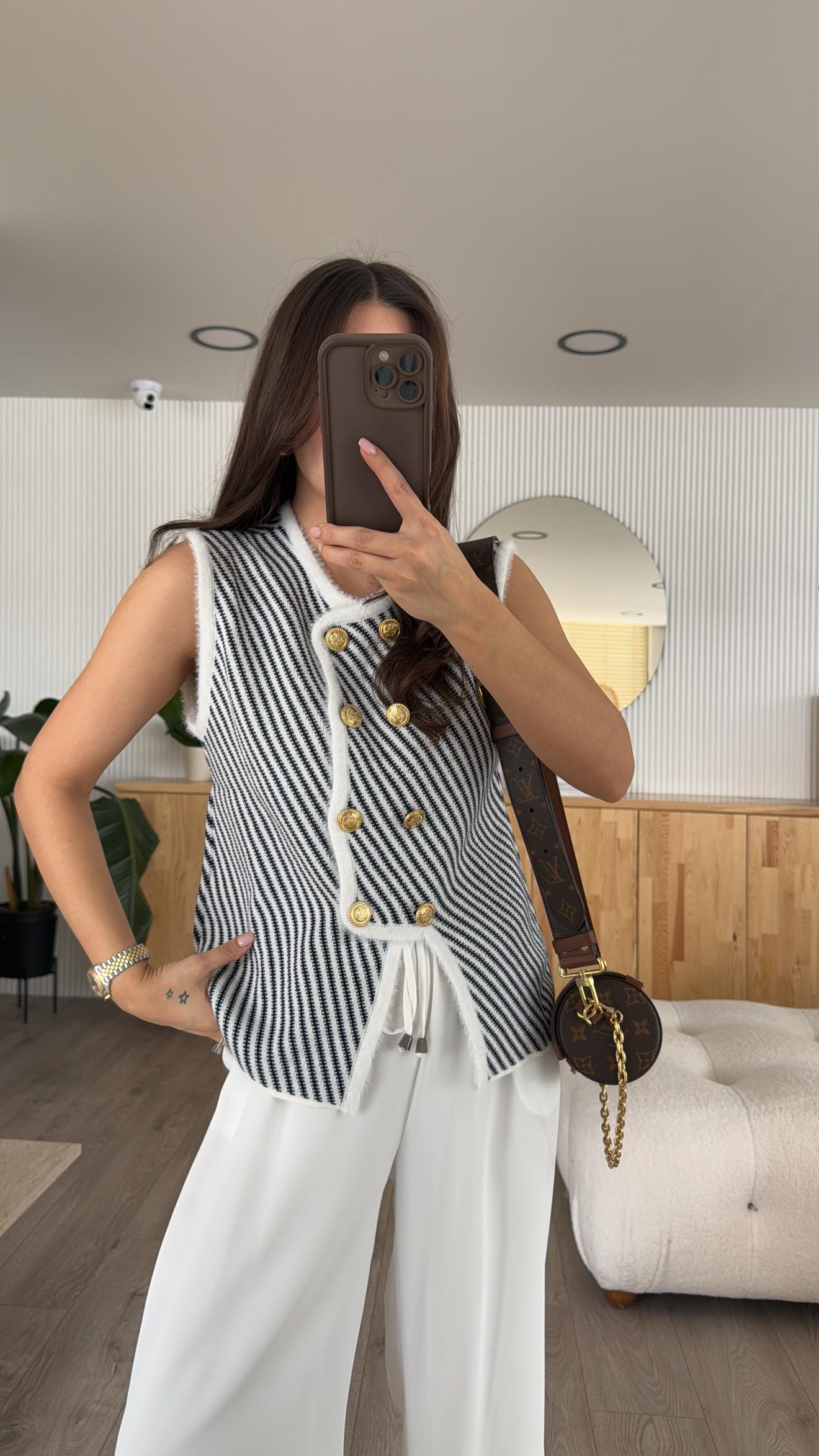 Lacivert Beyaz Yan Çizgili Gold Düğmeli Marka Model Yelek