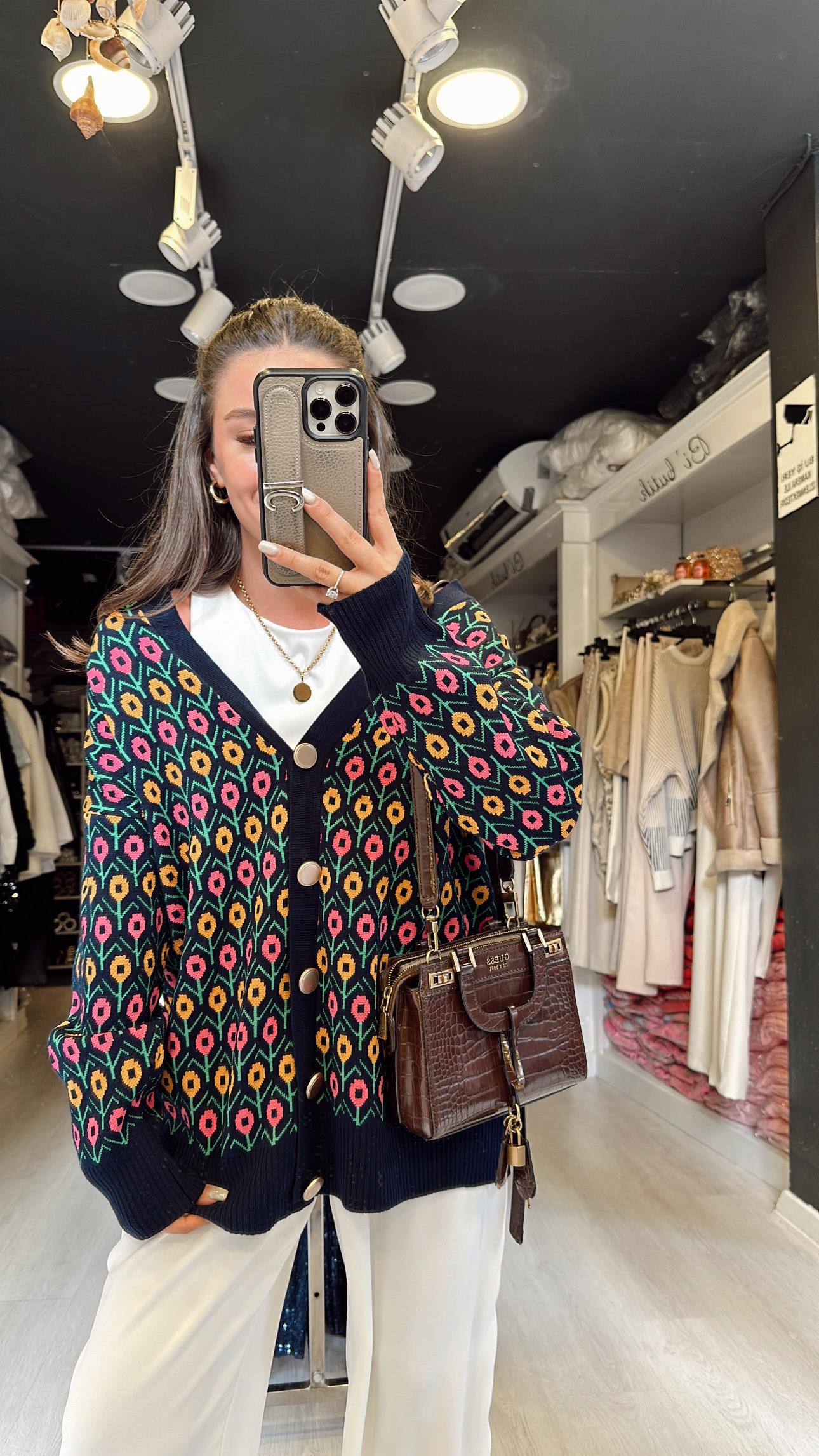 Lacivert Çiçekli Gold Düğmeli Hırka 