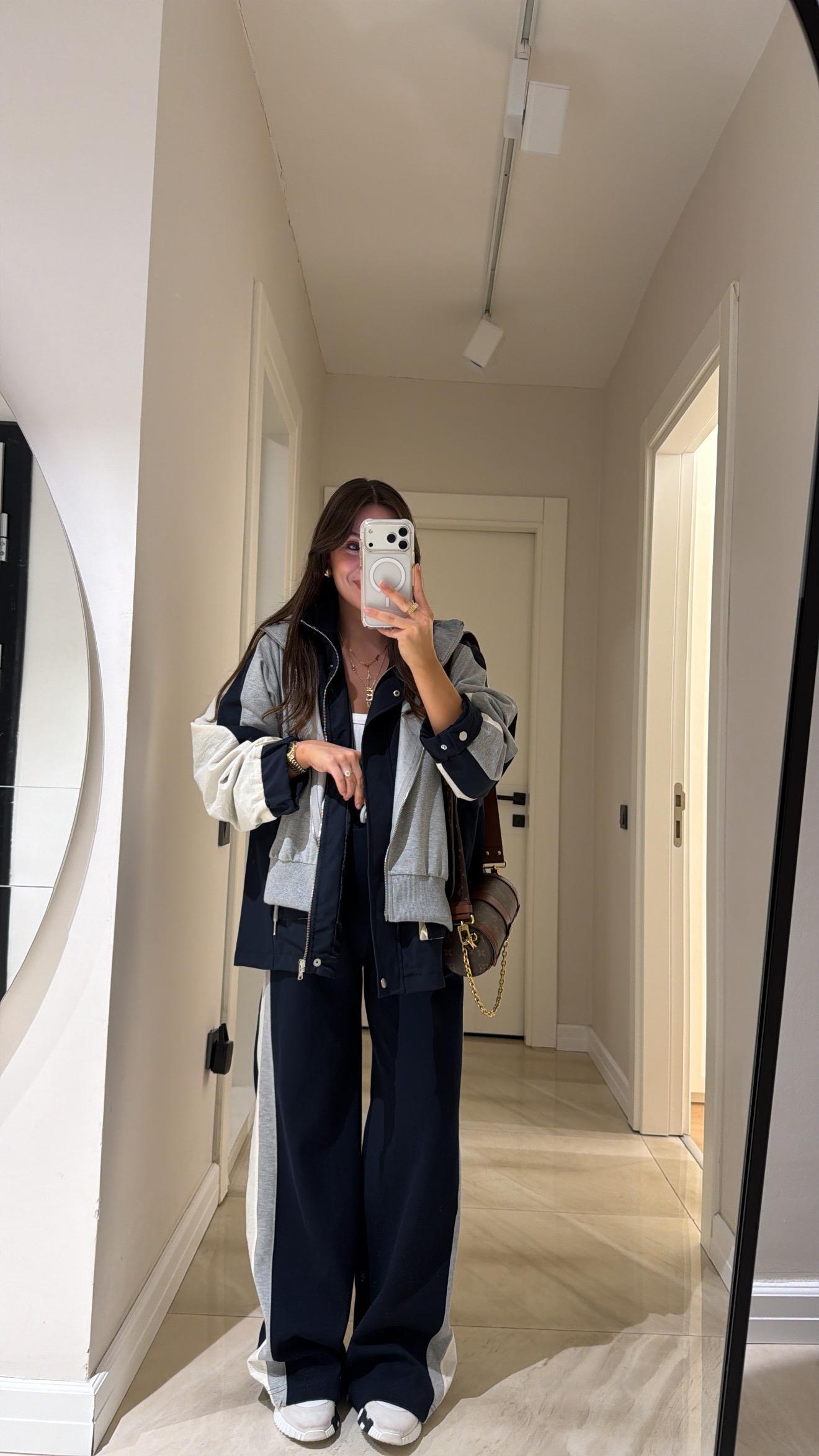 Lacivert Gri Kapüşonlu Garnili Takım