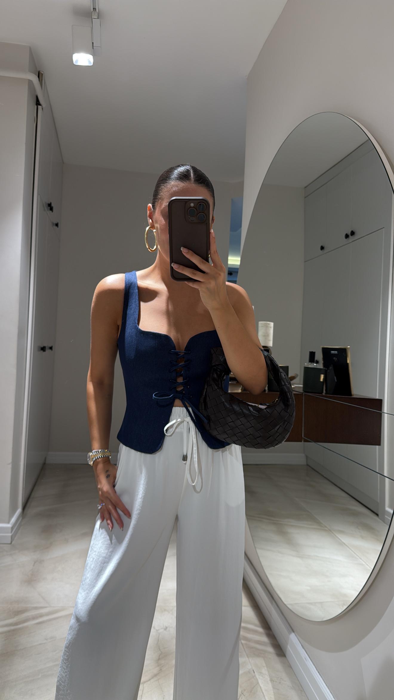 Lacivert Kare Yaka Ön Bağlamalı Bluz 