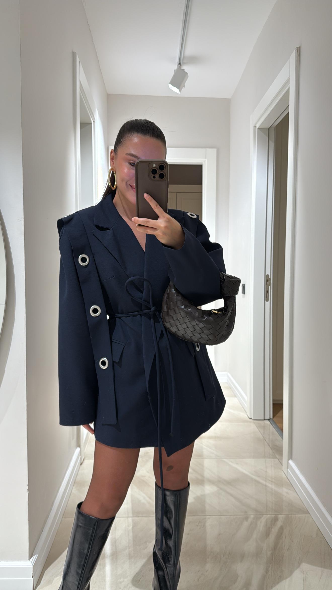 Lacivert Omuz Kuş Gözü Detaylı Blazer Ceket