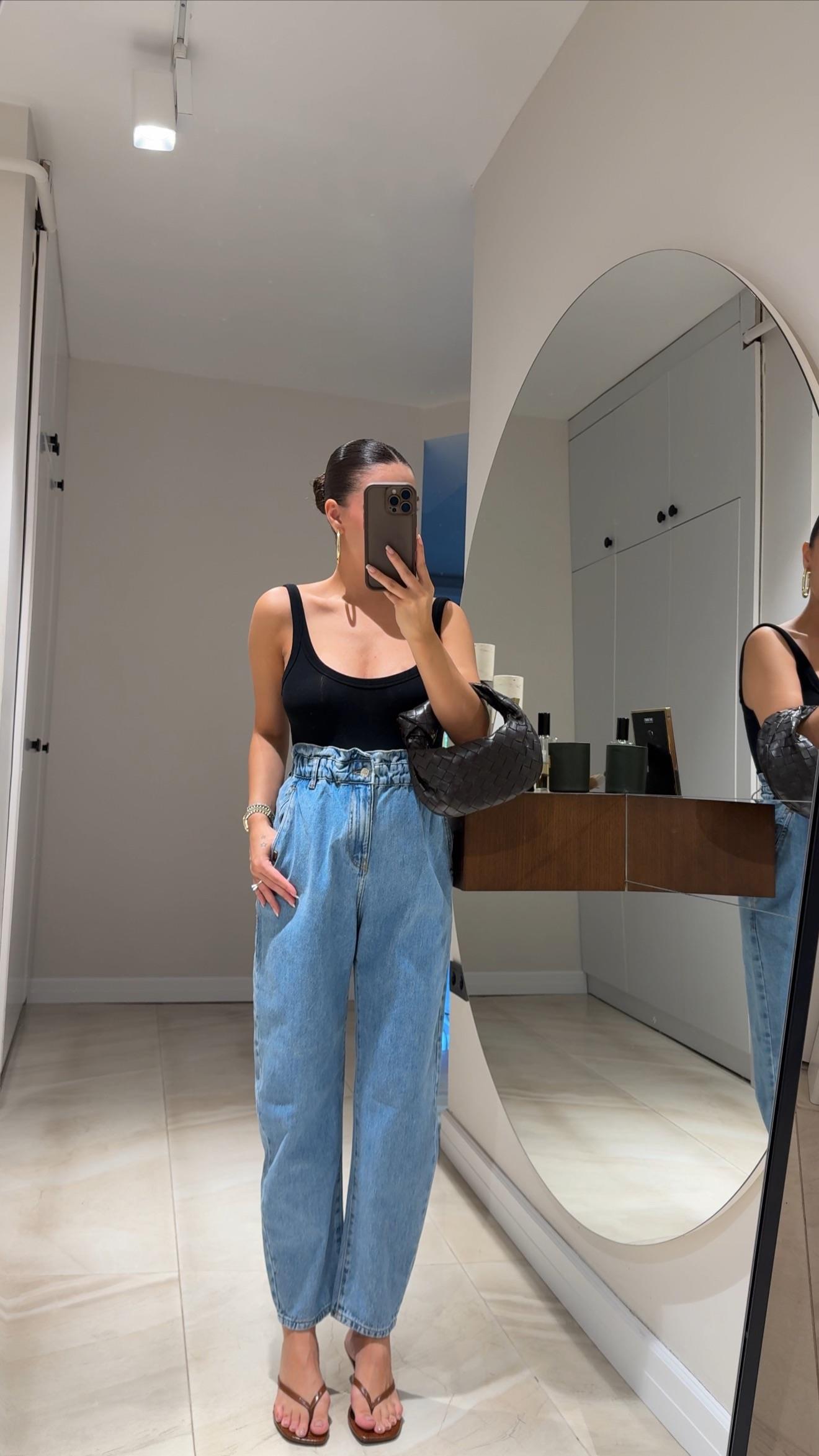 Mavi Bel Lastik Detaylı Marka Model Mom Jean