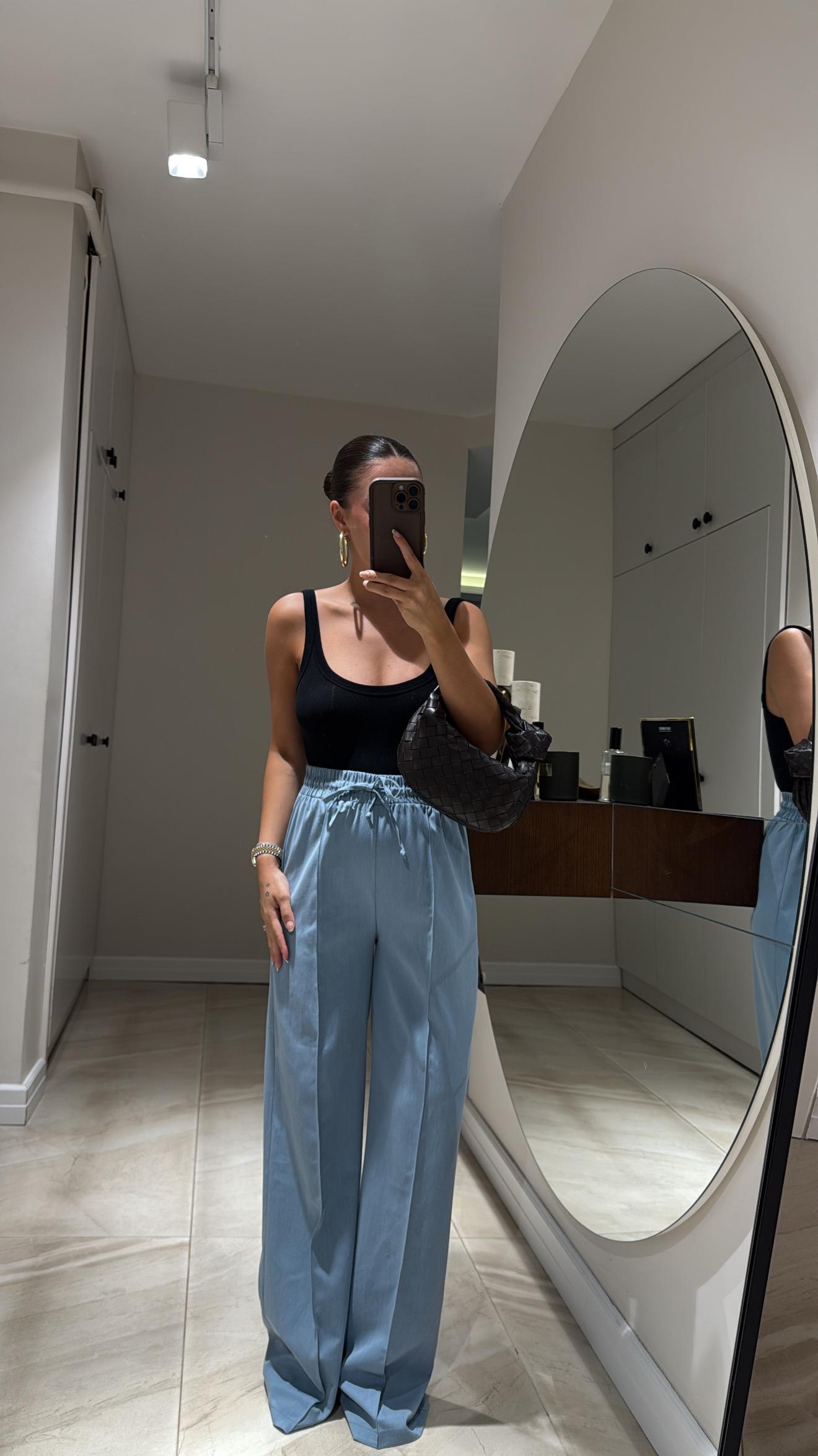 Mavi Beli Lastikli Ön Dikiş Detaylı Bol Pantolon