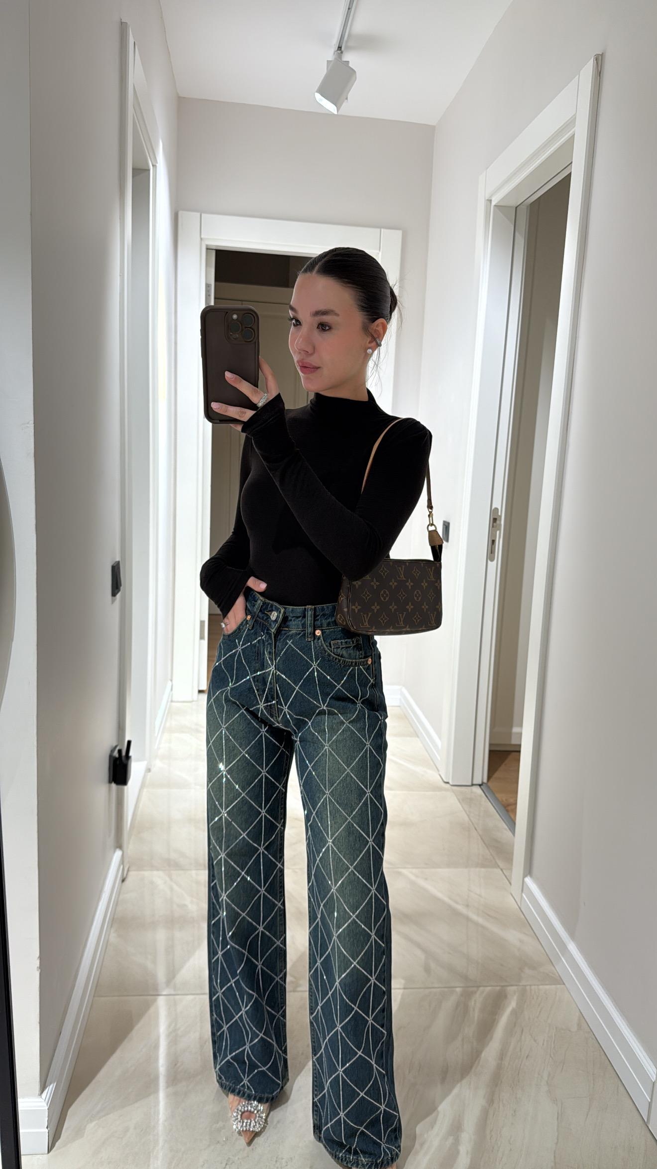 Mavi Eskitmeli Geometrik Taşlı Bol Paça Marka Model Jean