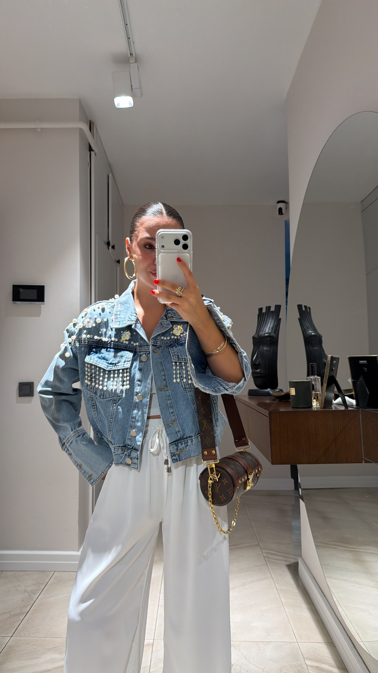 Mavi İnci Taş Detaylı Düğmeli Denim Ceket