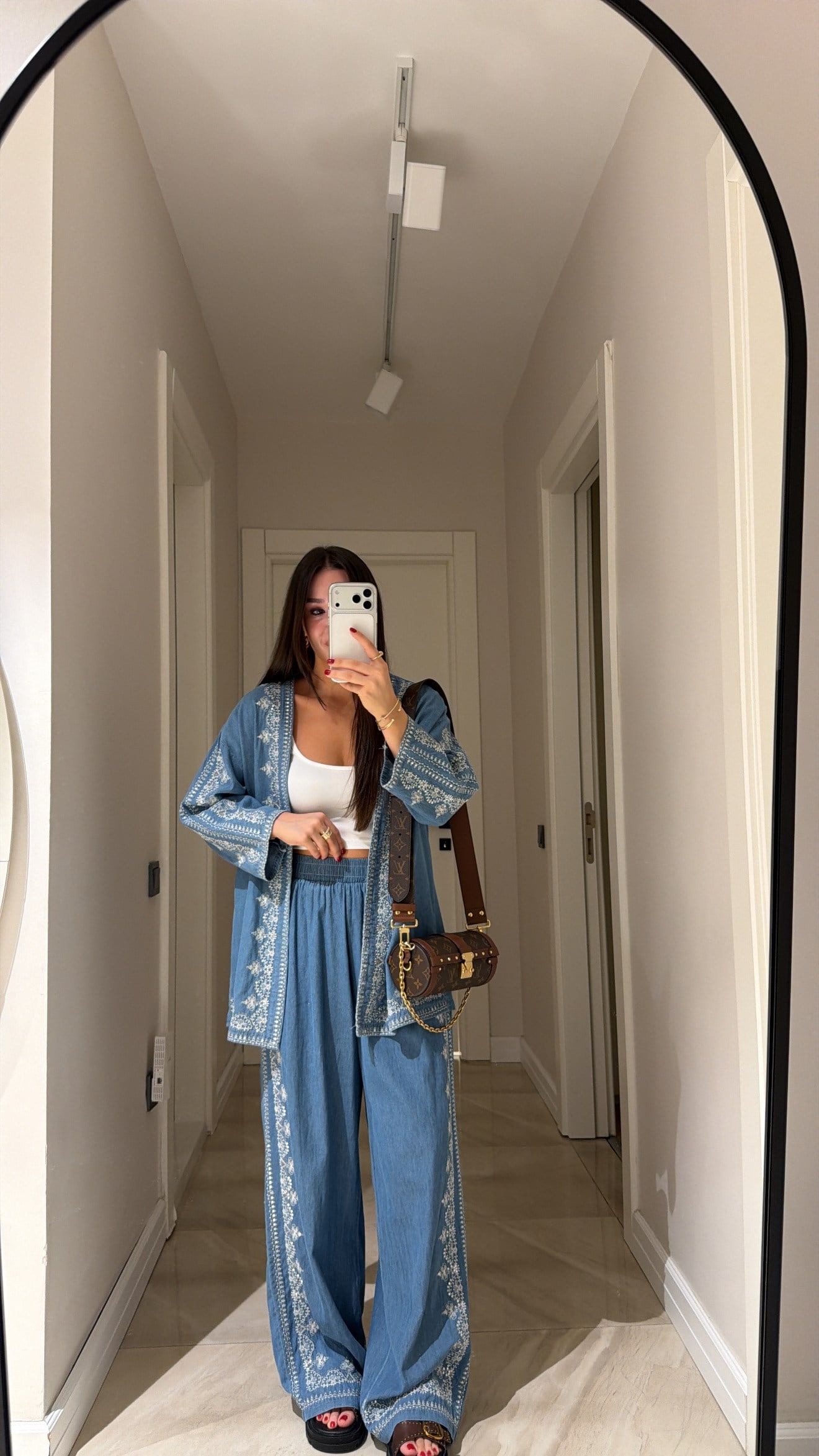 Mavi Pul İşleme Detaylı Denim Pantolon