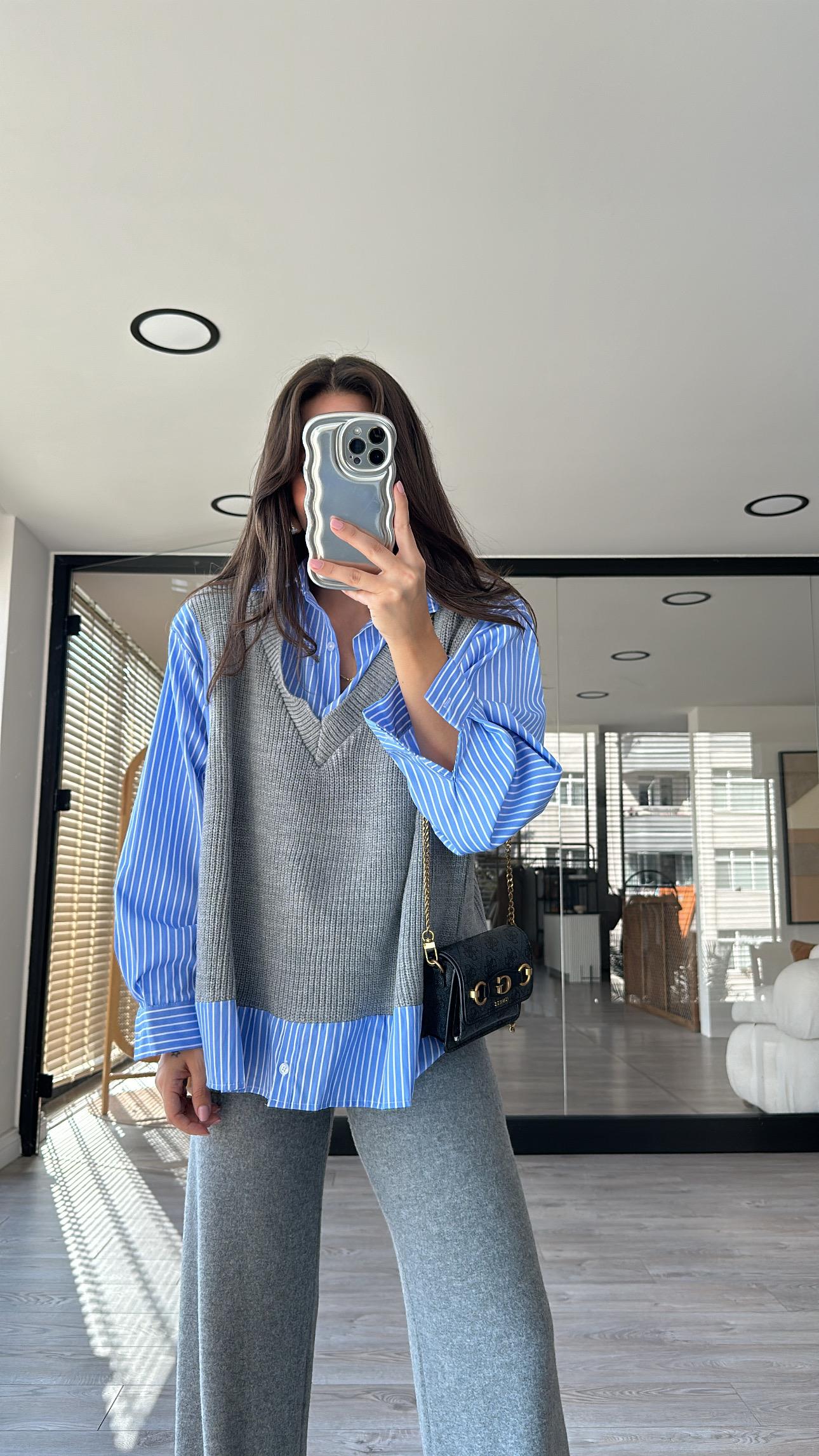 Mavi Triko Detaylı Garnili Gömlek 