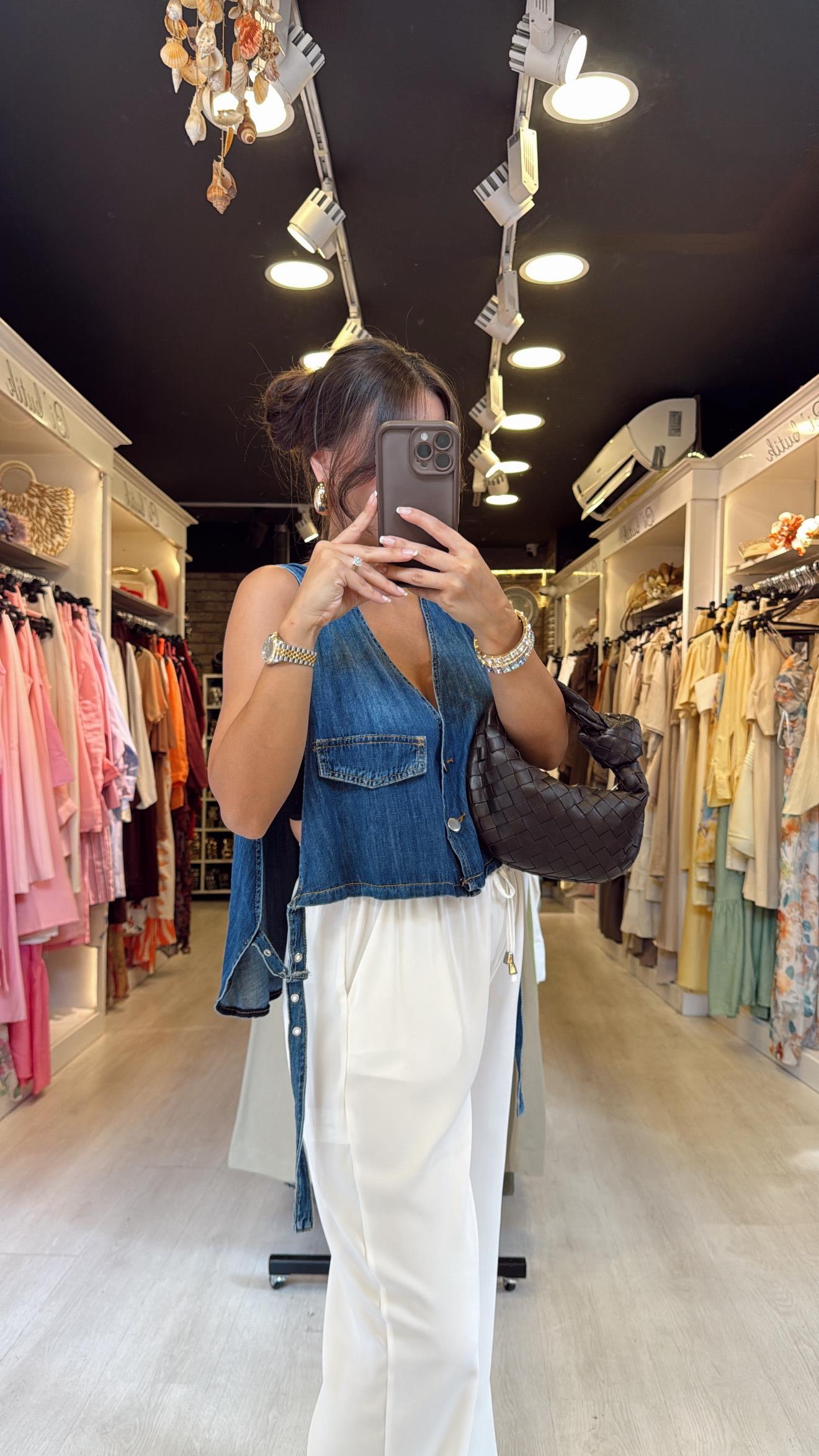 Mavi Yan Kemer Detaylı Denim Yelek