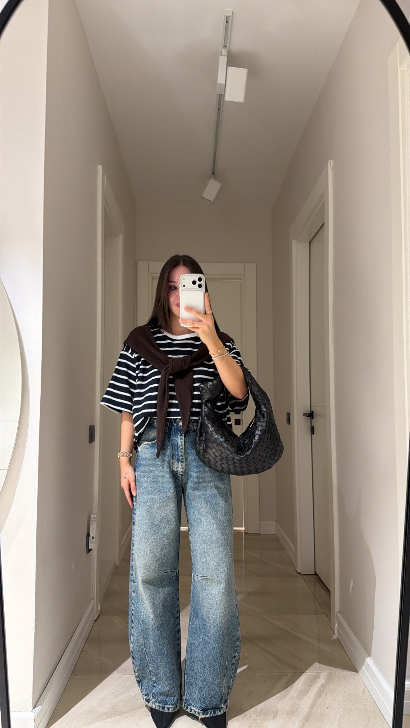 Mavi Yıkamalı Dikiş Detaylı Baggy Jean