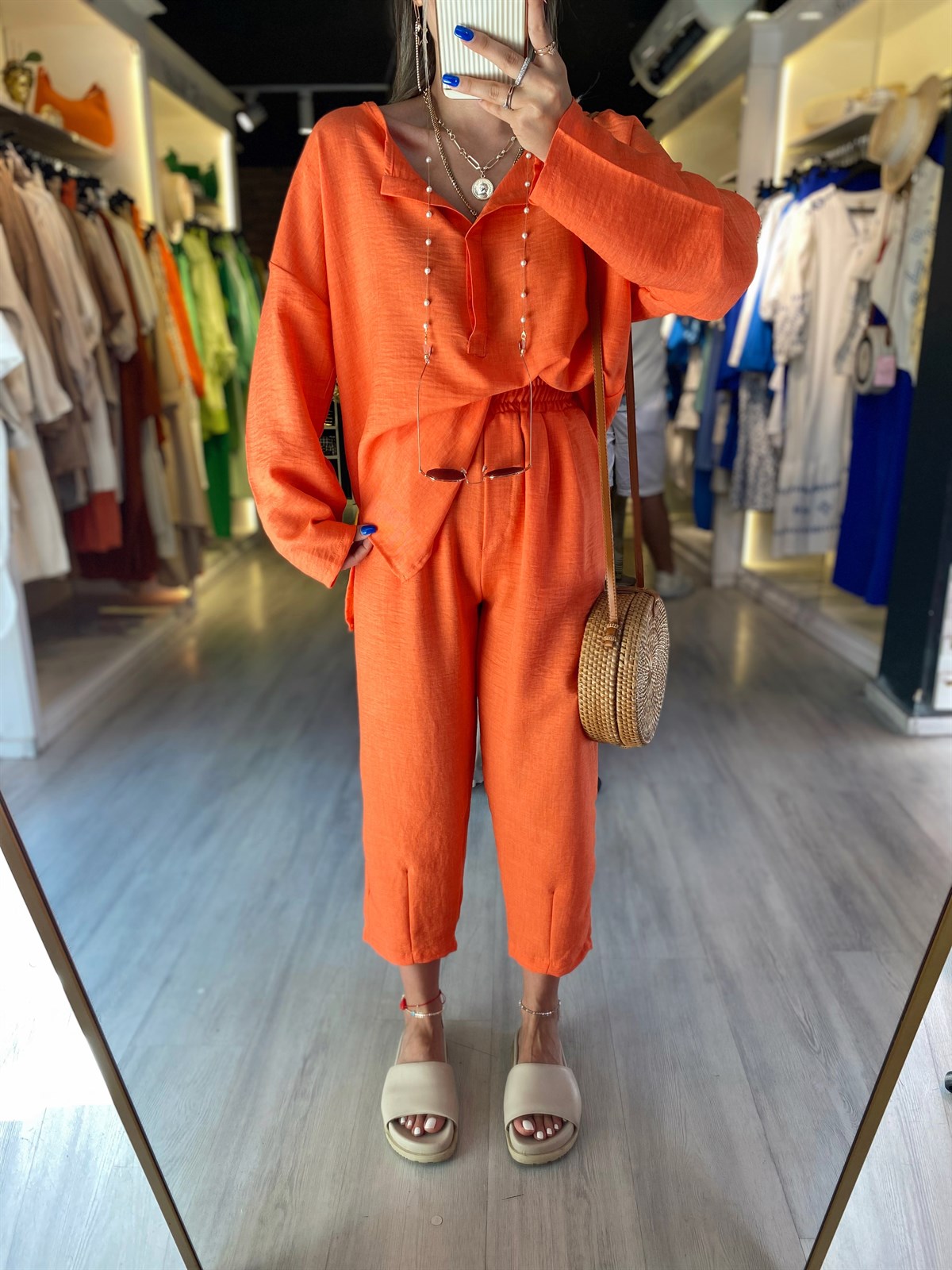 Nar Çiçeği Hakim Yaka Paça Pileli Takım 