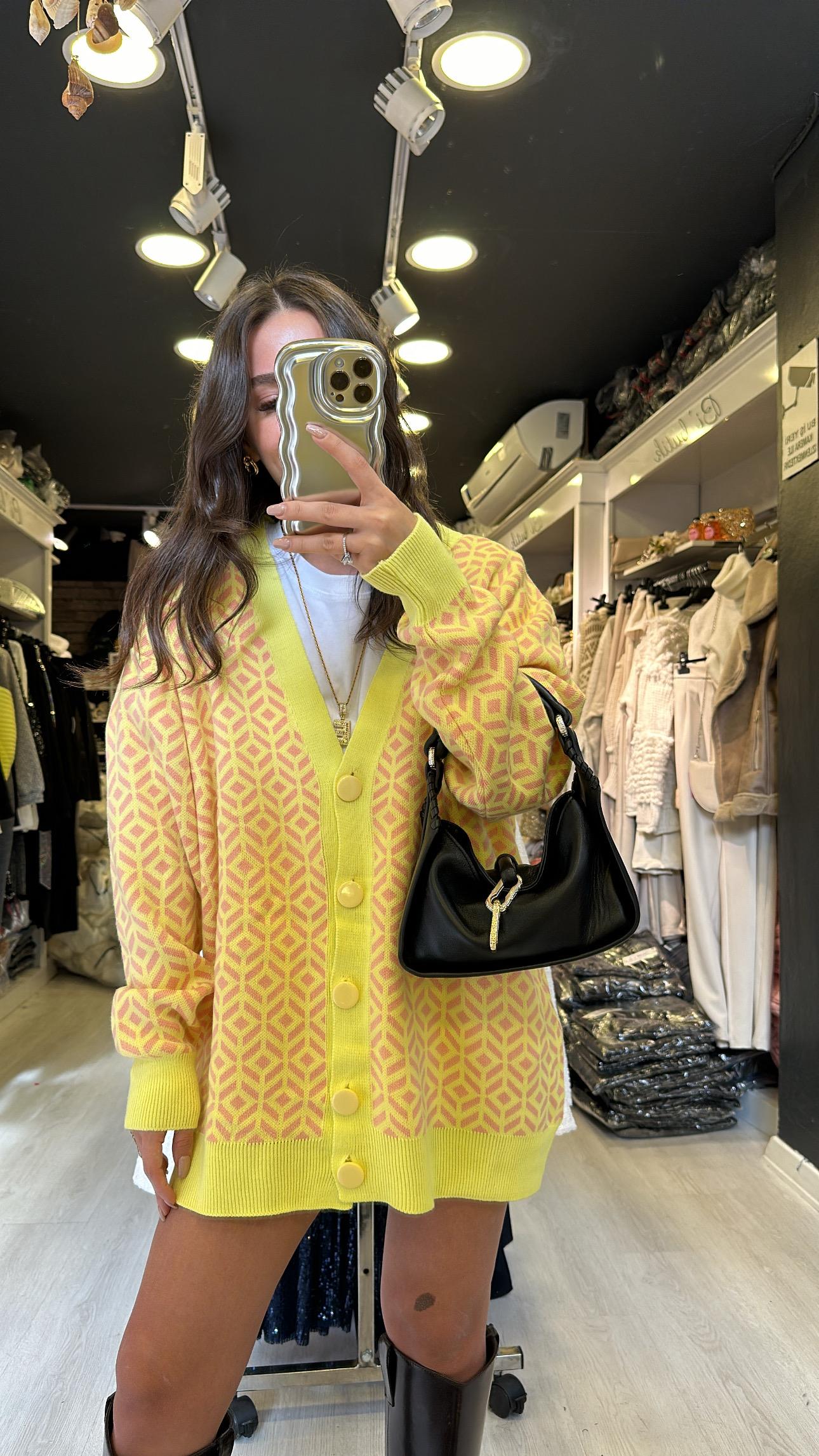 Neon Sarı Pembe Düğmeli Hırka