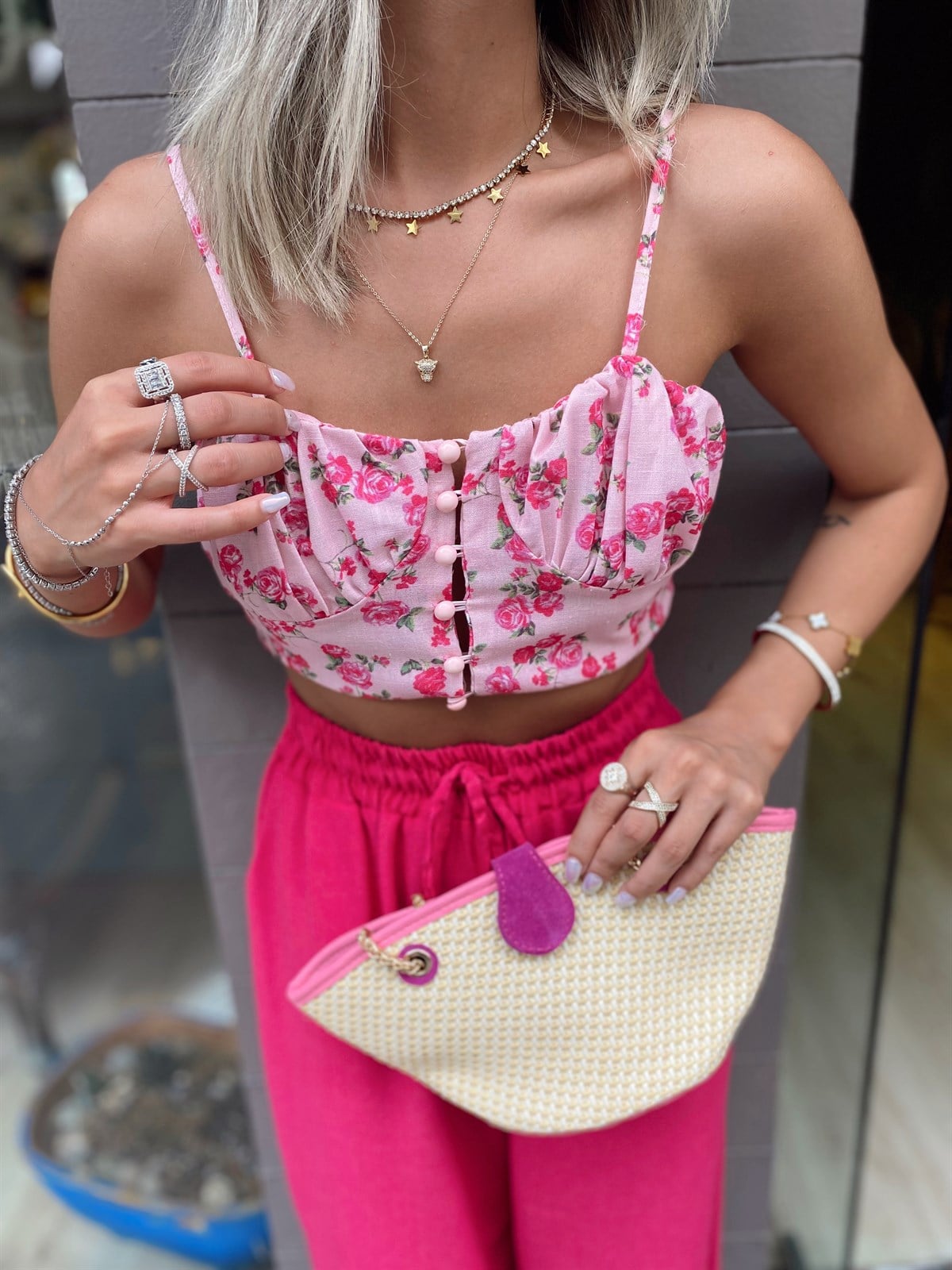 Pembe Çiçek Desenli Önü Düğmeli Crop Bluz 