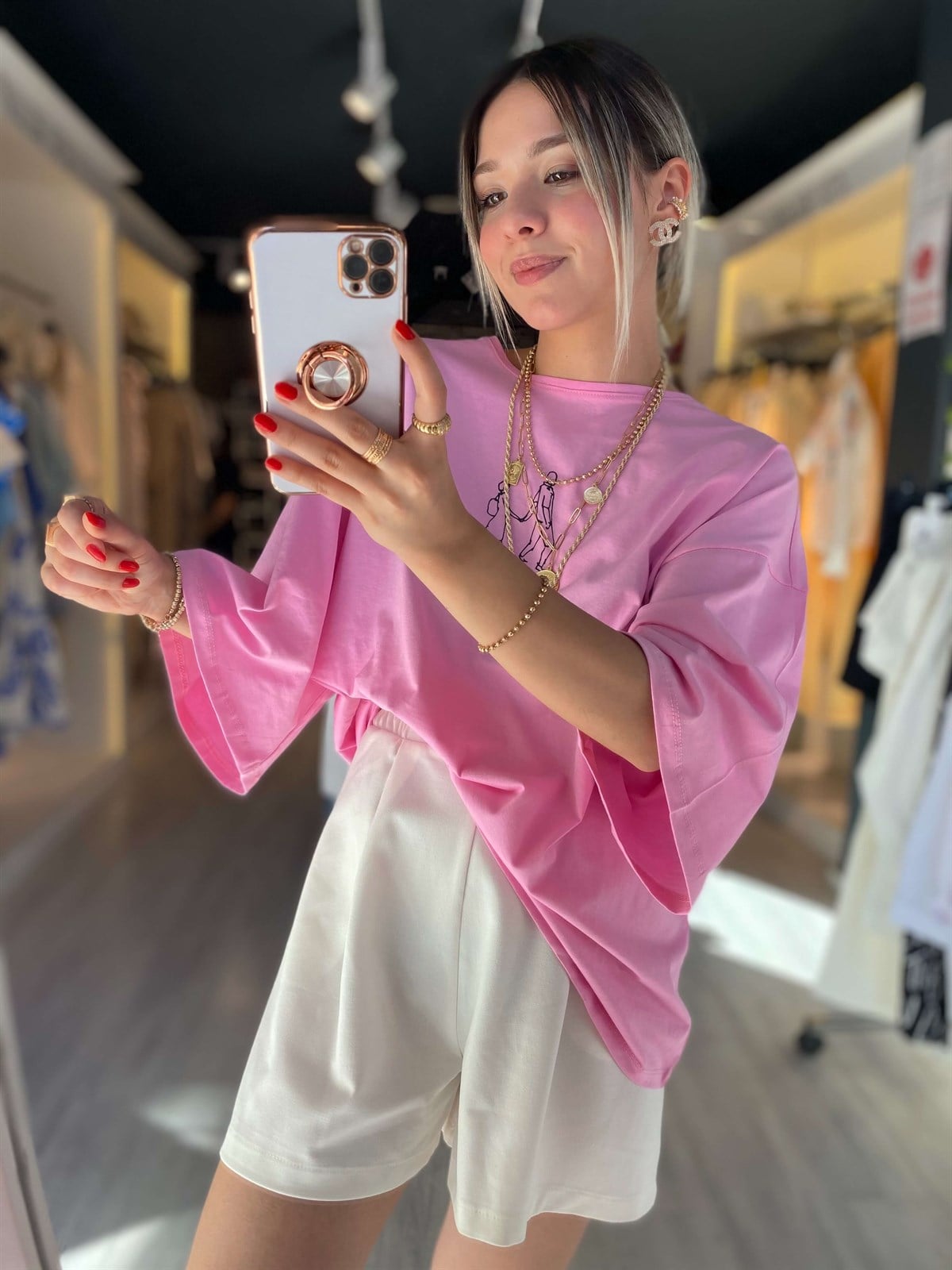 Pembe İnsan Figürlü Tshirt