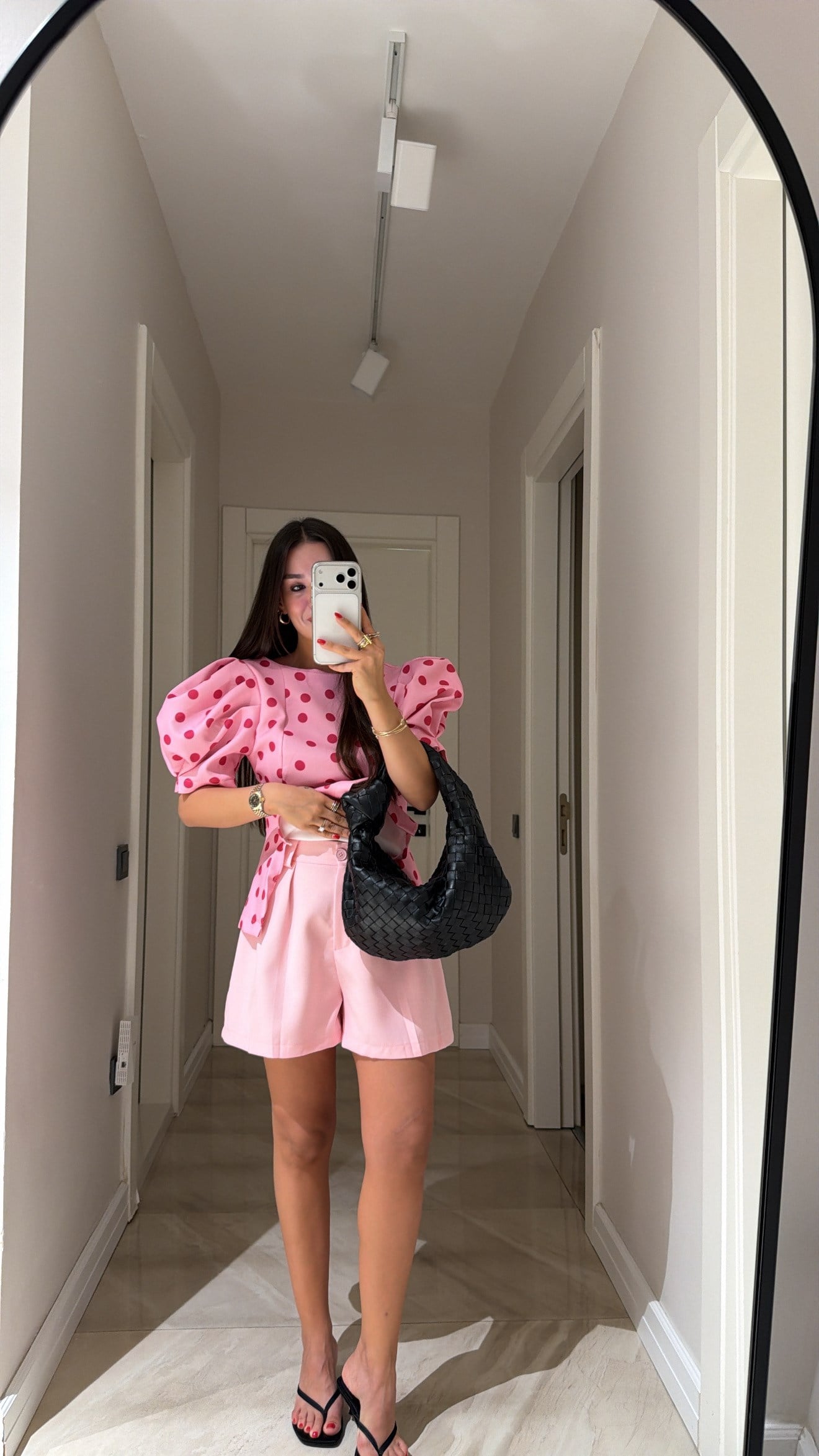 Pembe Ön Pileli Kemerli Şort