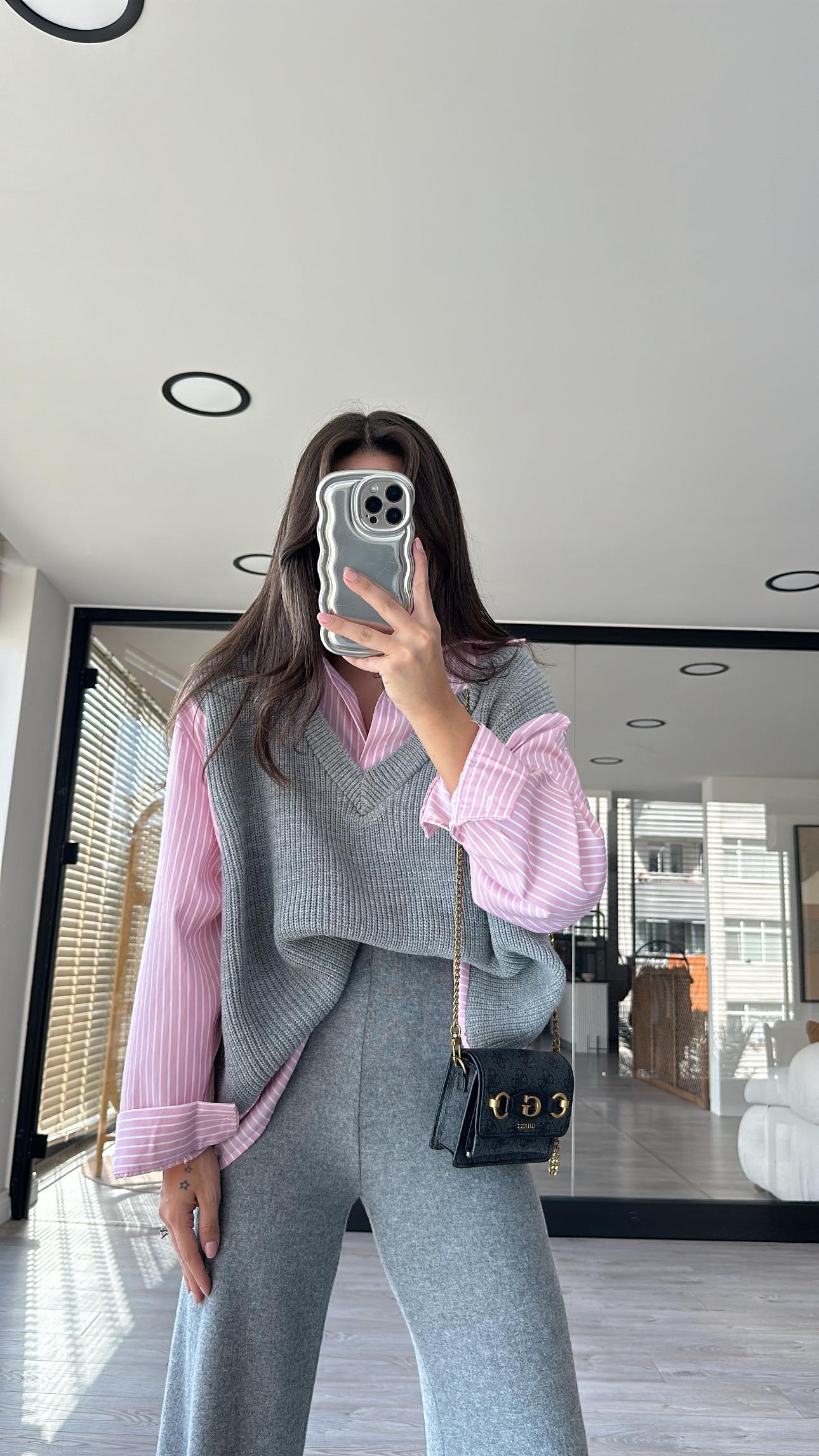 Pembe Triko Detaylı Garnili Gömlek 