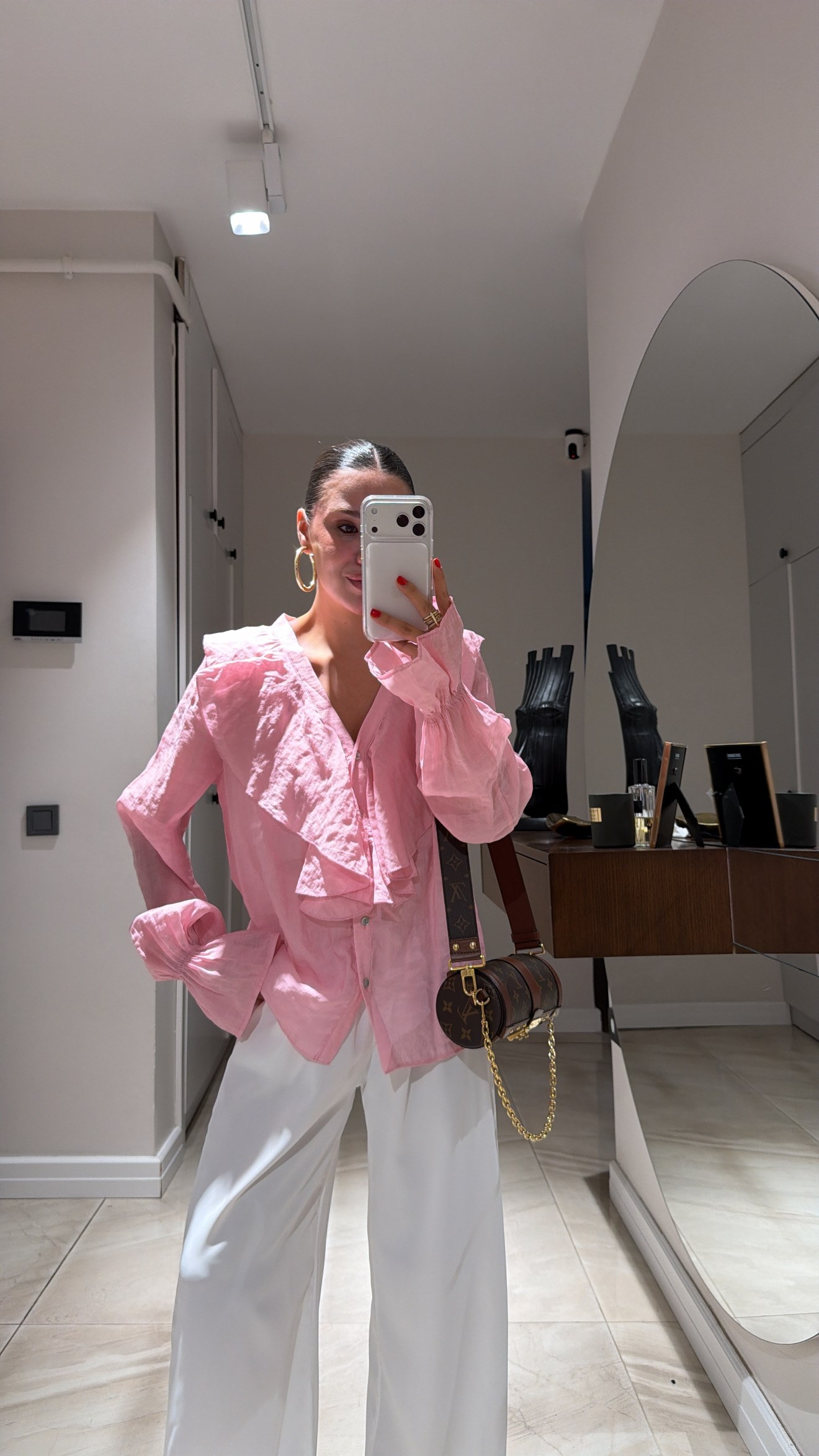 Pembe Yaka Fırfırlı Transparan Gömlek