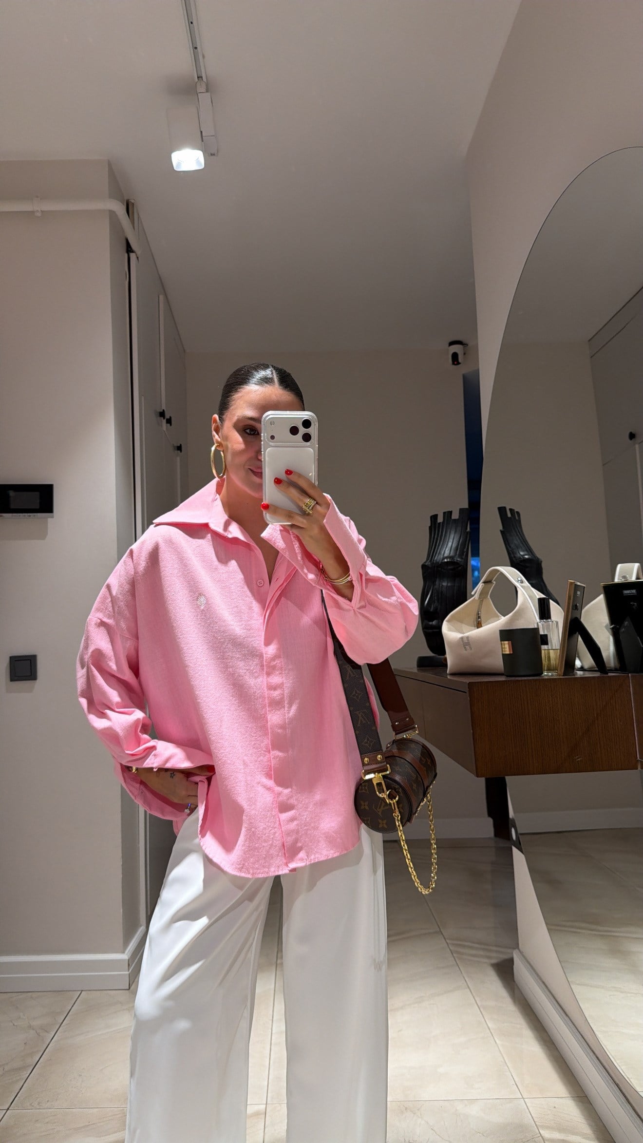 Pembe Yaka İşleme Detaylı Keten Gömlek