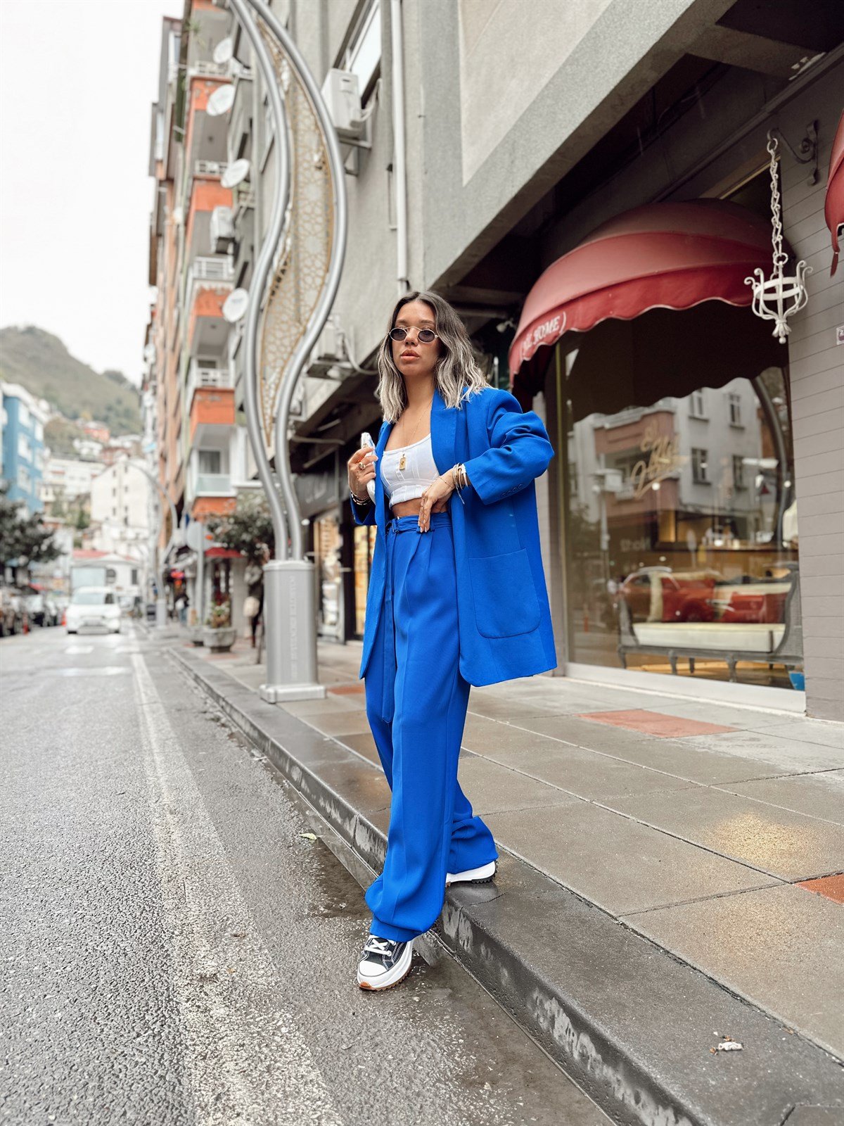Saks Mavi Kuşaklı Bol Paça Pantolon 