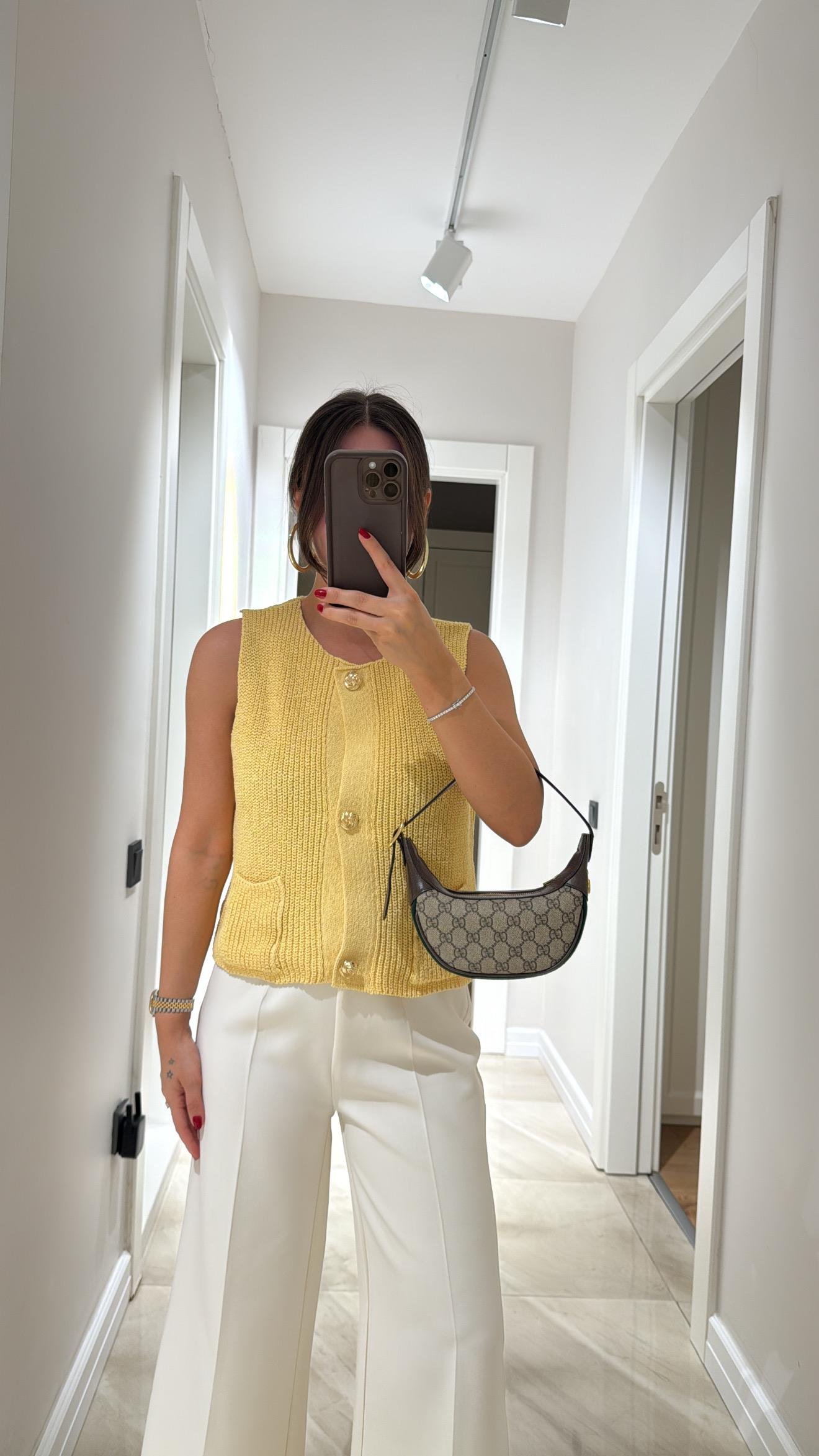 Sarı Gold Düğmeli Triko Bluz Yelek