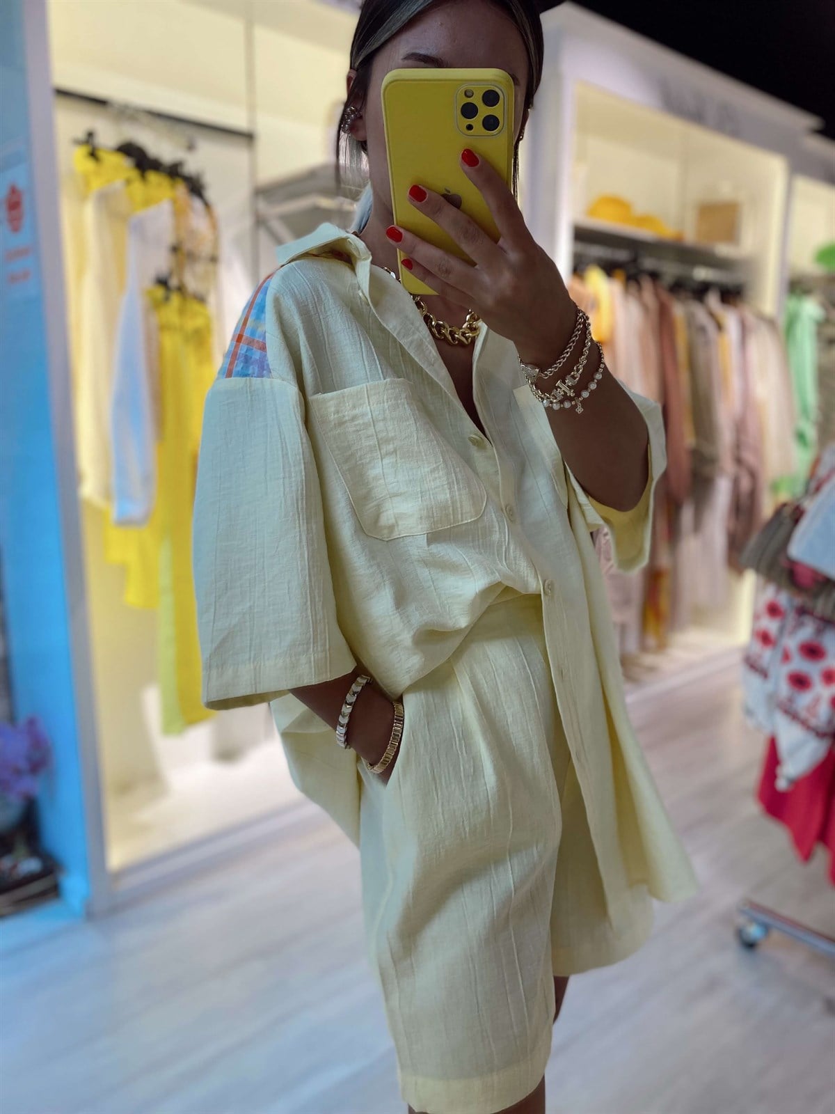 Sarı Omuz Detaylı Şortlu Takım