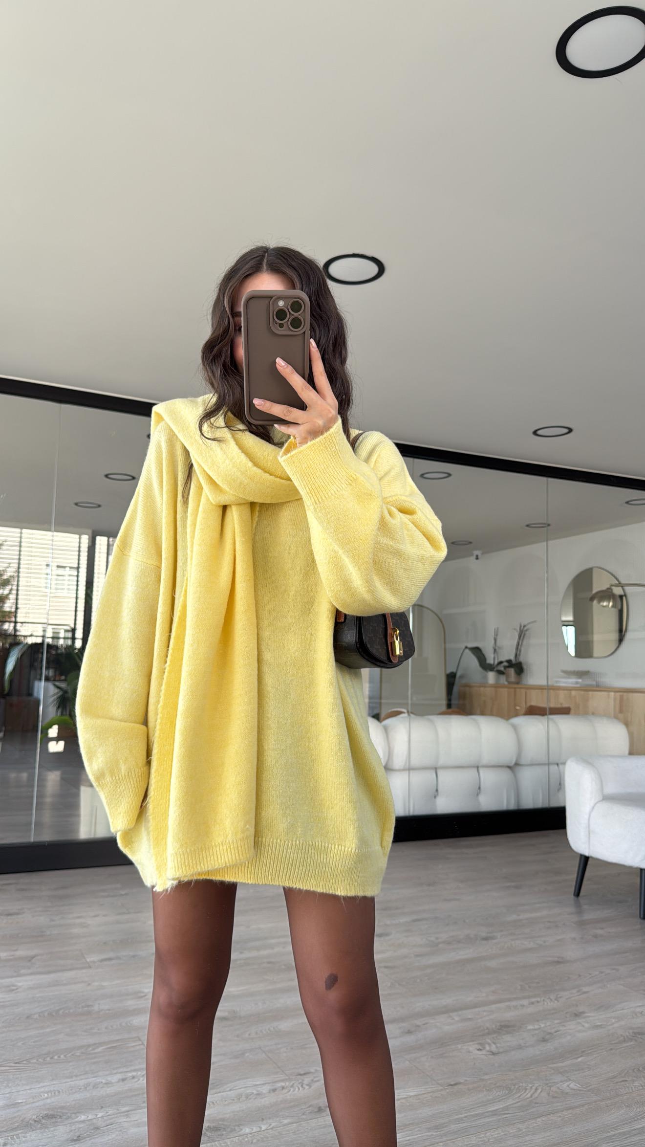 Sarı Renk Bisiklet Yaka Atkılı Oversize Kazak