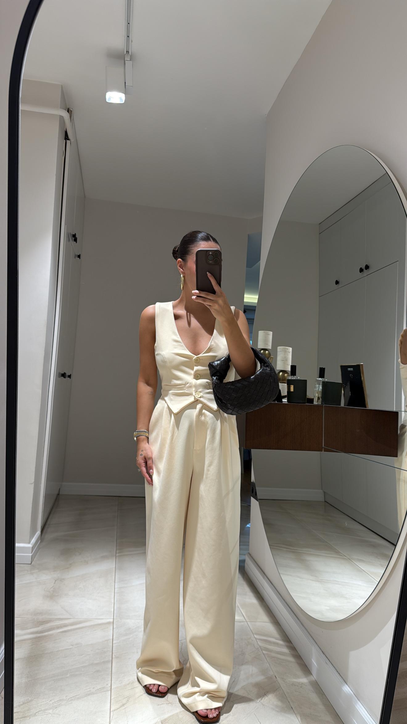 Sarı Renk Yelekli Pantolon Takım