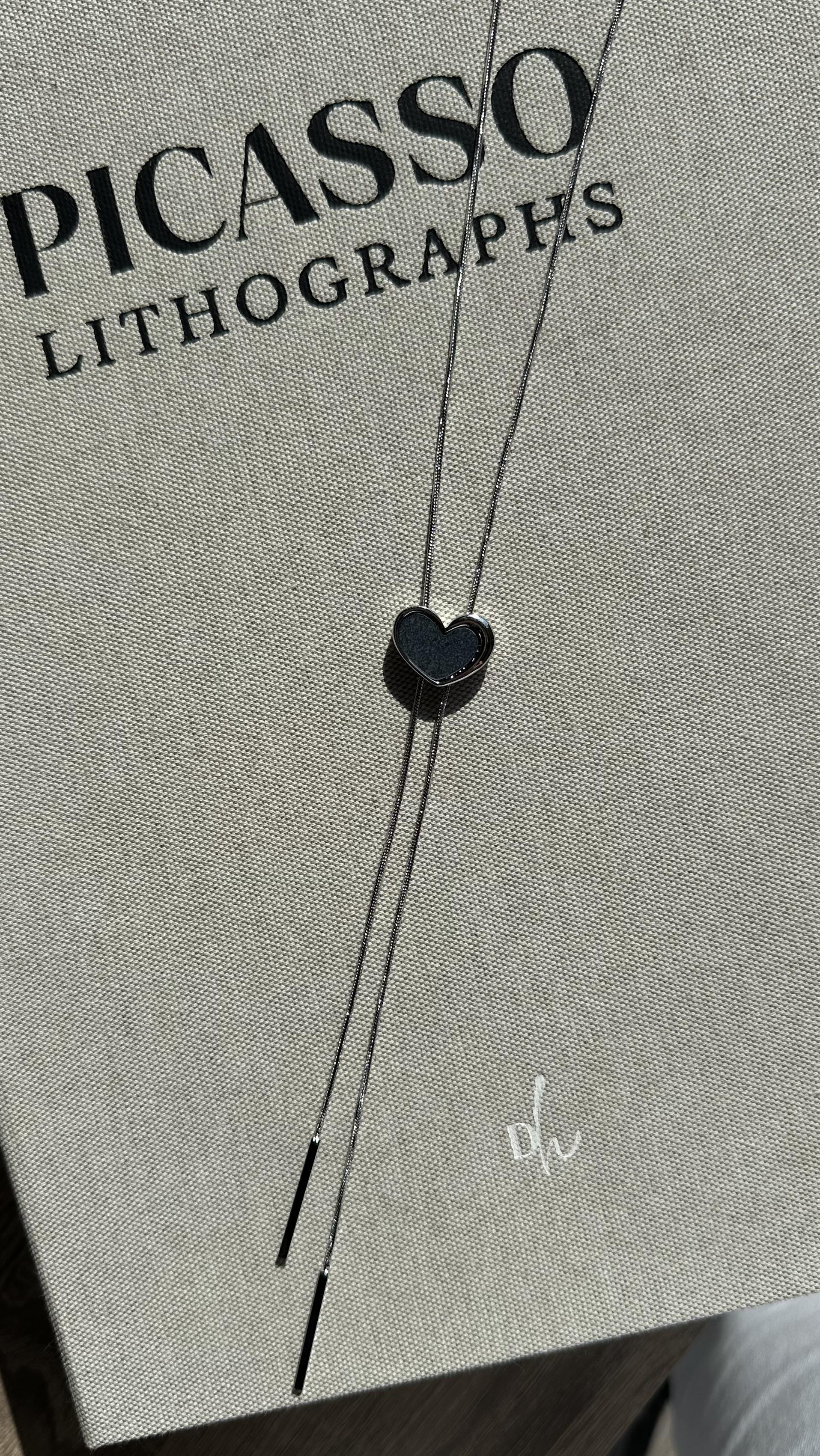 Silver Antrasit Kalp Detaylı Asansörlü Kolye