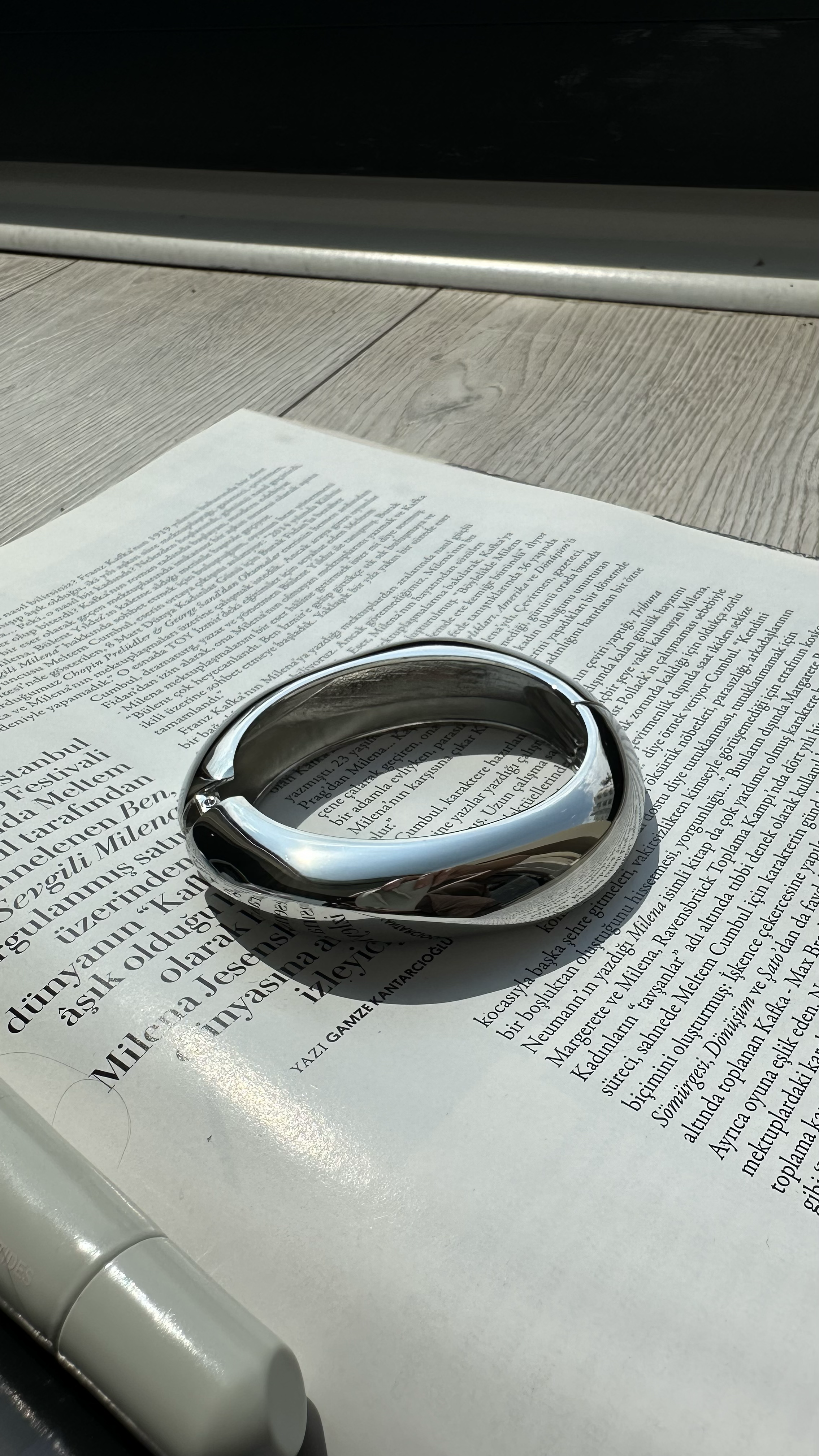 Silver Asimetrik İnce Kelepçe Bileklik