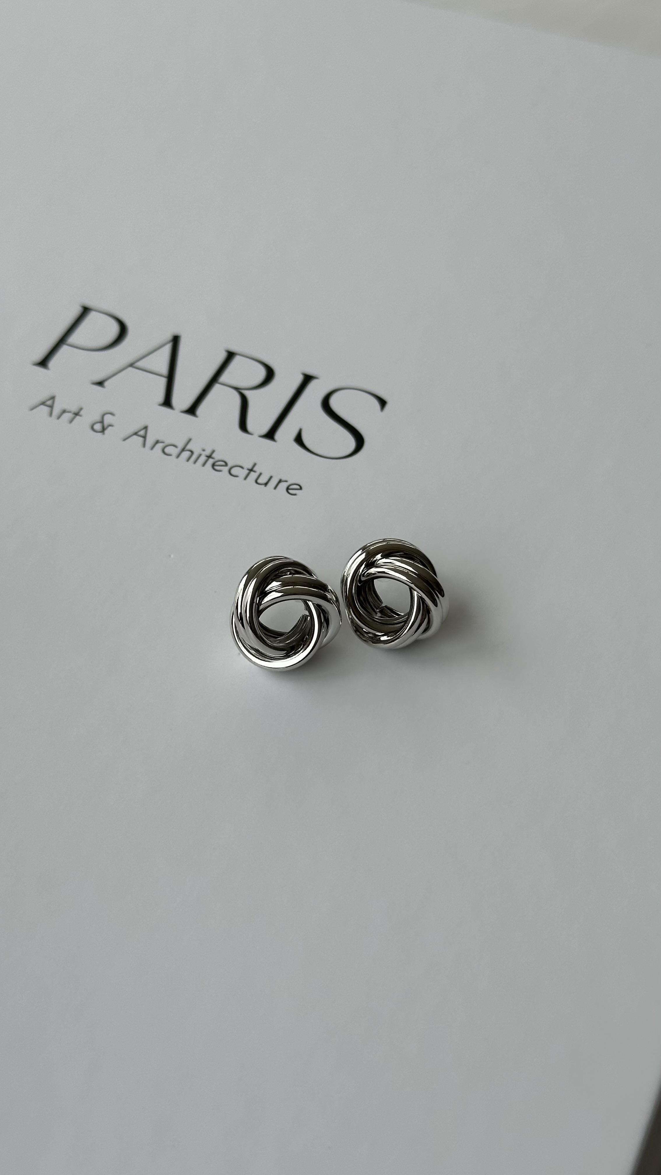 Silver Geçirmeli Halka Yuvarlak Küpe