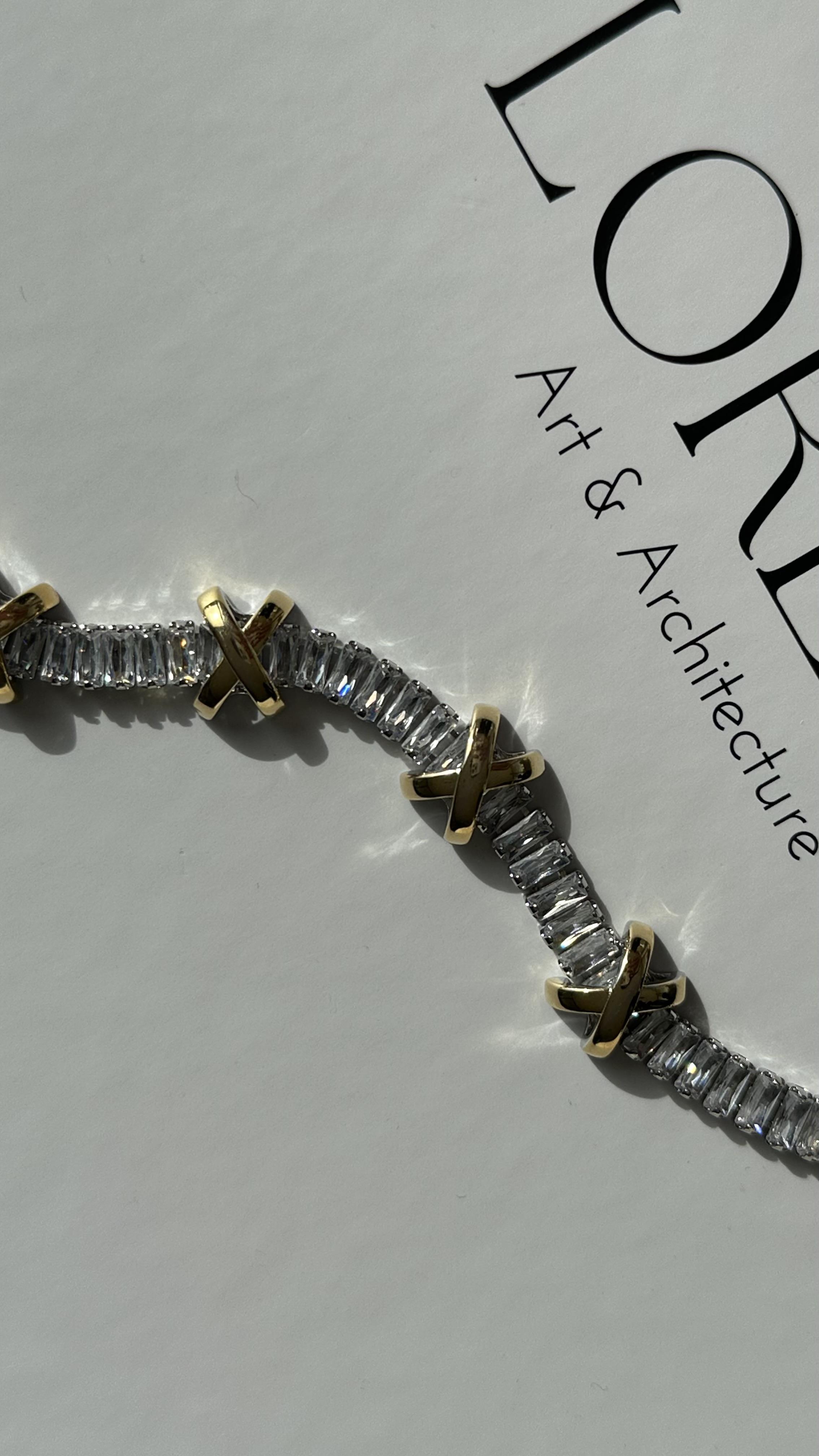 Silver Gold Taşlı XO Bileklik