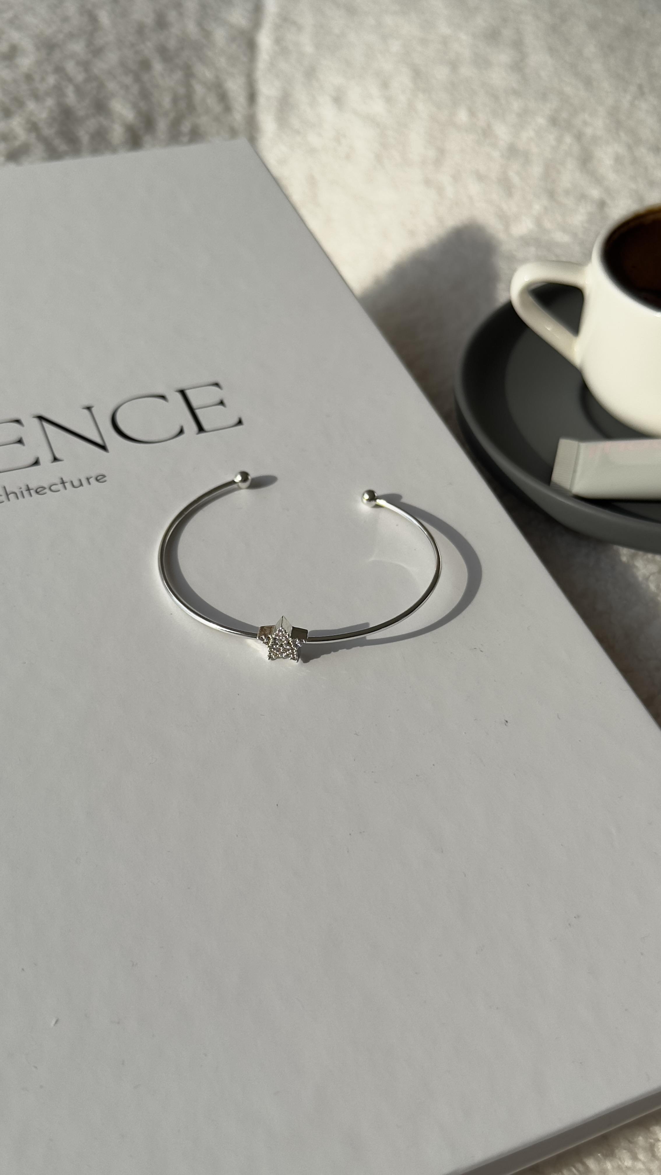 Silver Kelepçe Taşlı Yıldız Detaylı Bileklik