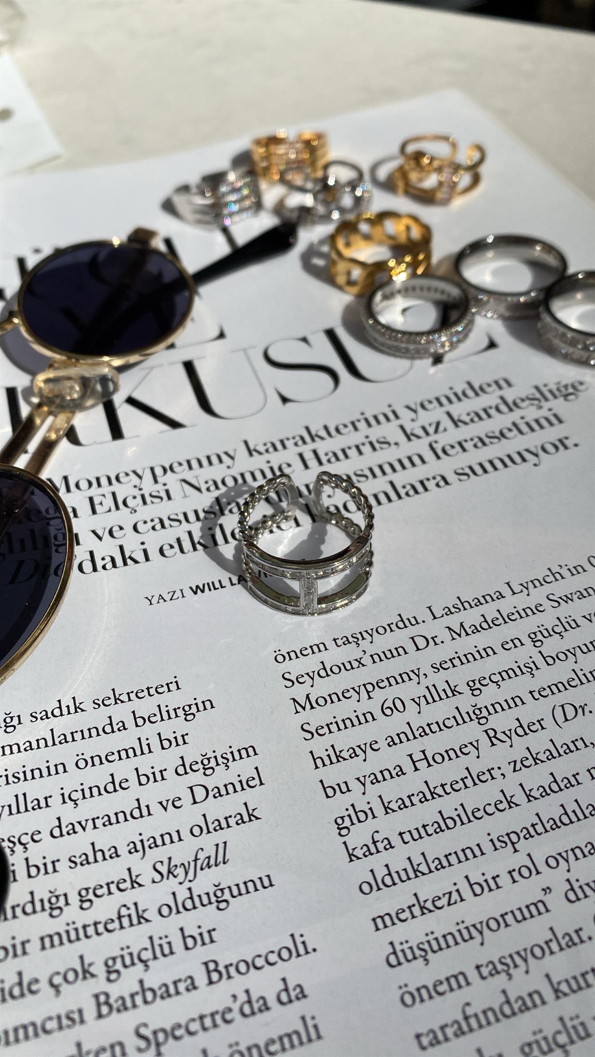 Silver Taşlı T Şekli Yüzük