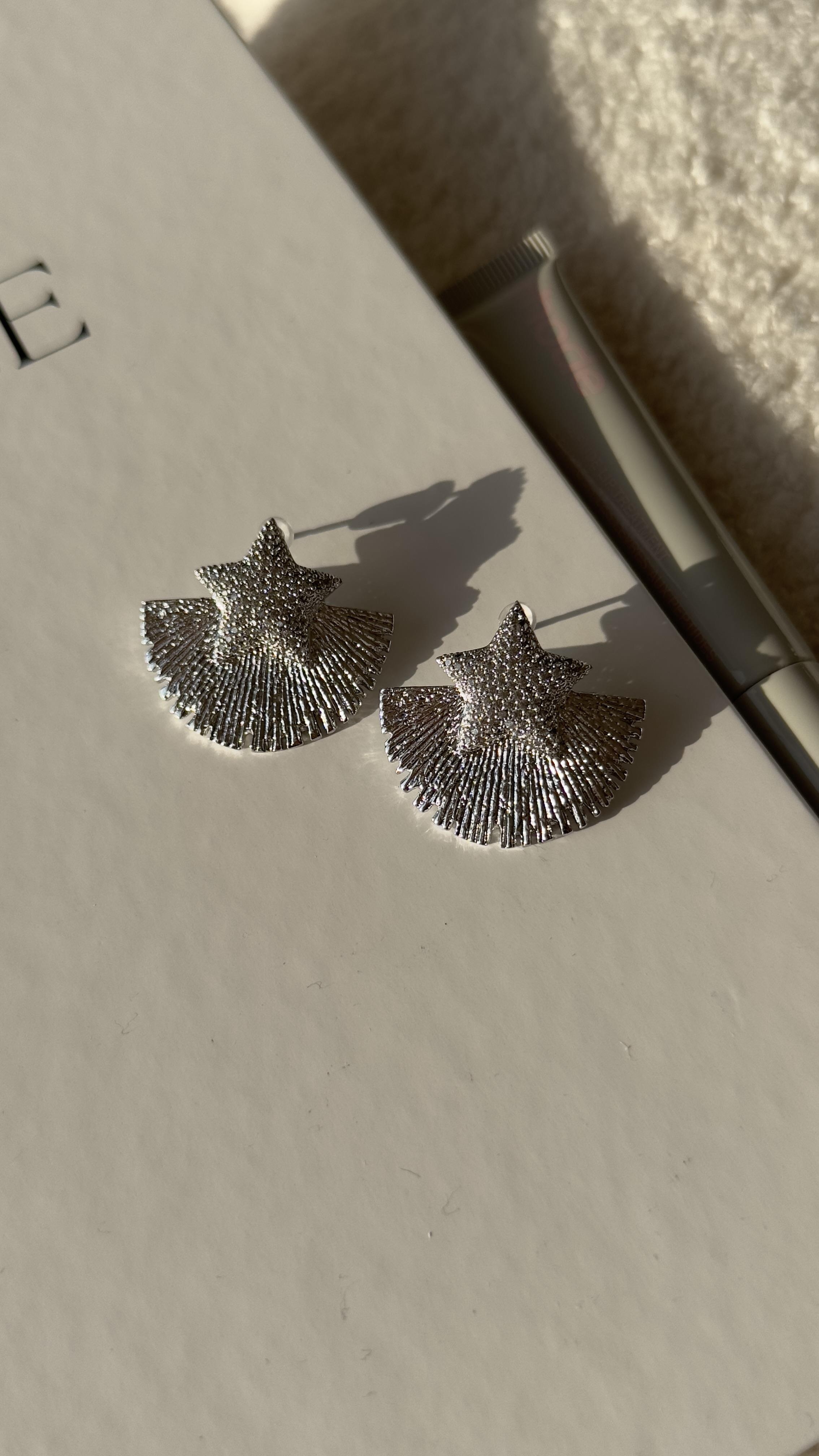 Silver Yıldızlı Yelpaze Küpe 